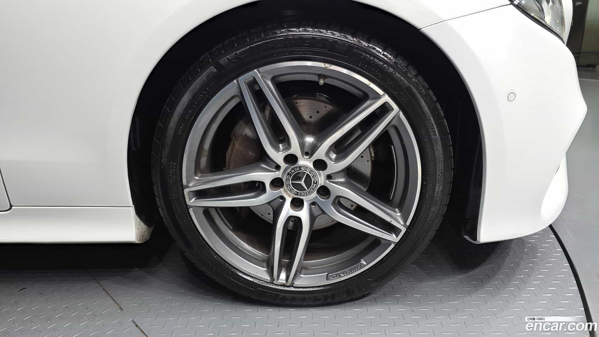 E-Class Mercedes-Benz 2018.2-OUTER-031