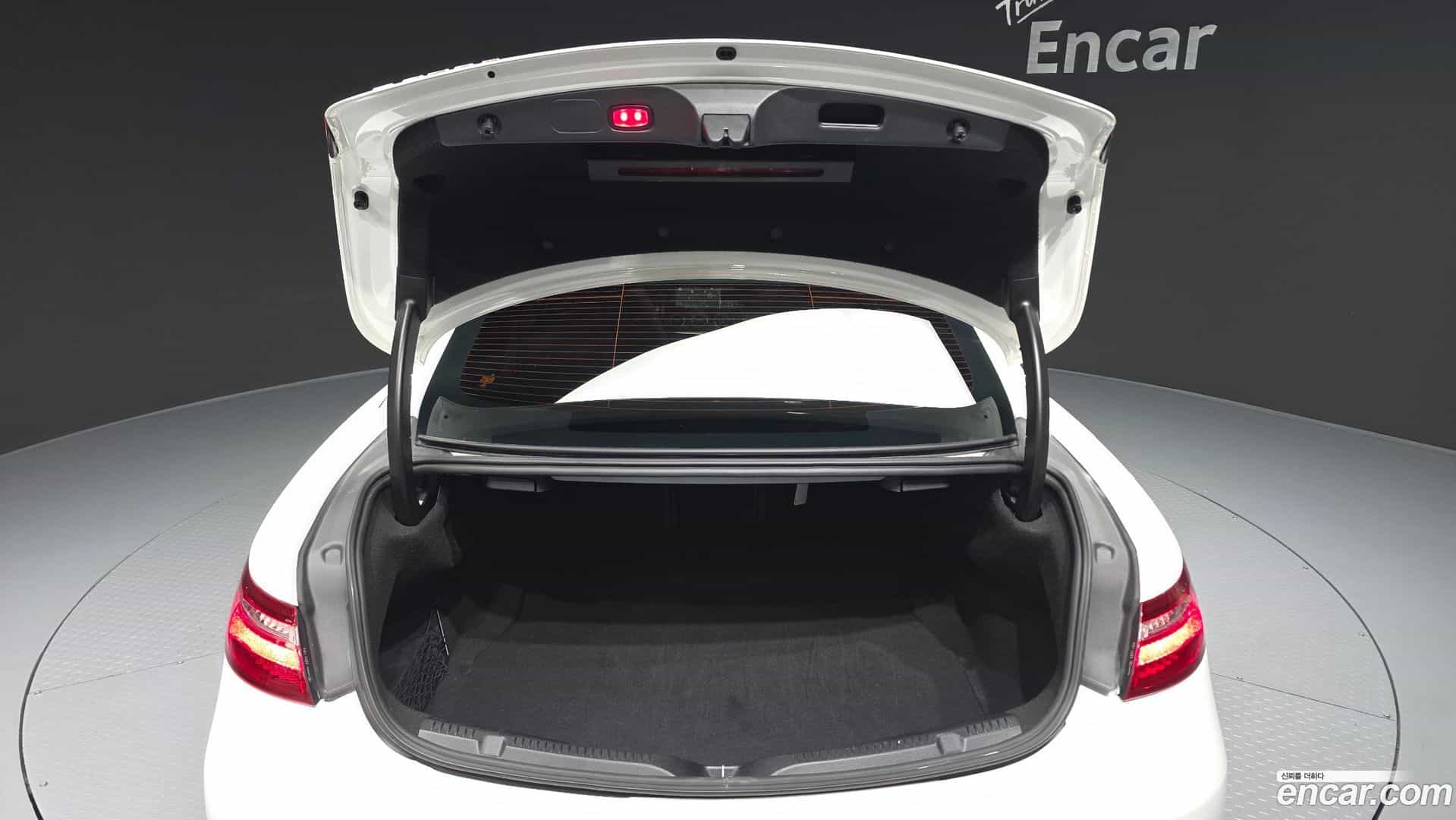 E-Class Mercedes-Benz 2018.2-OPTION-045