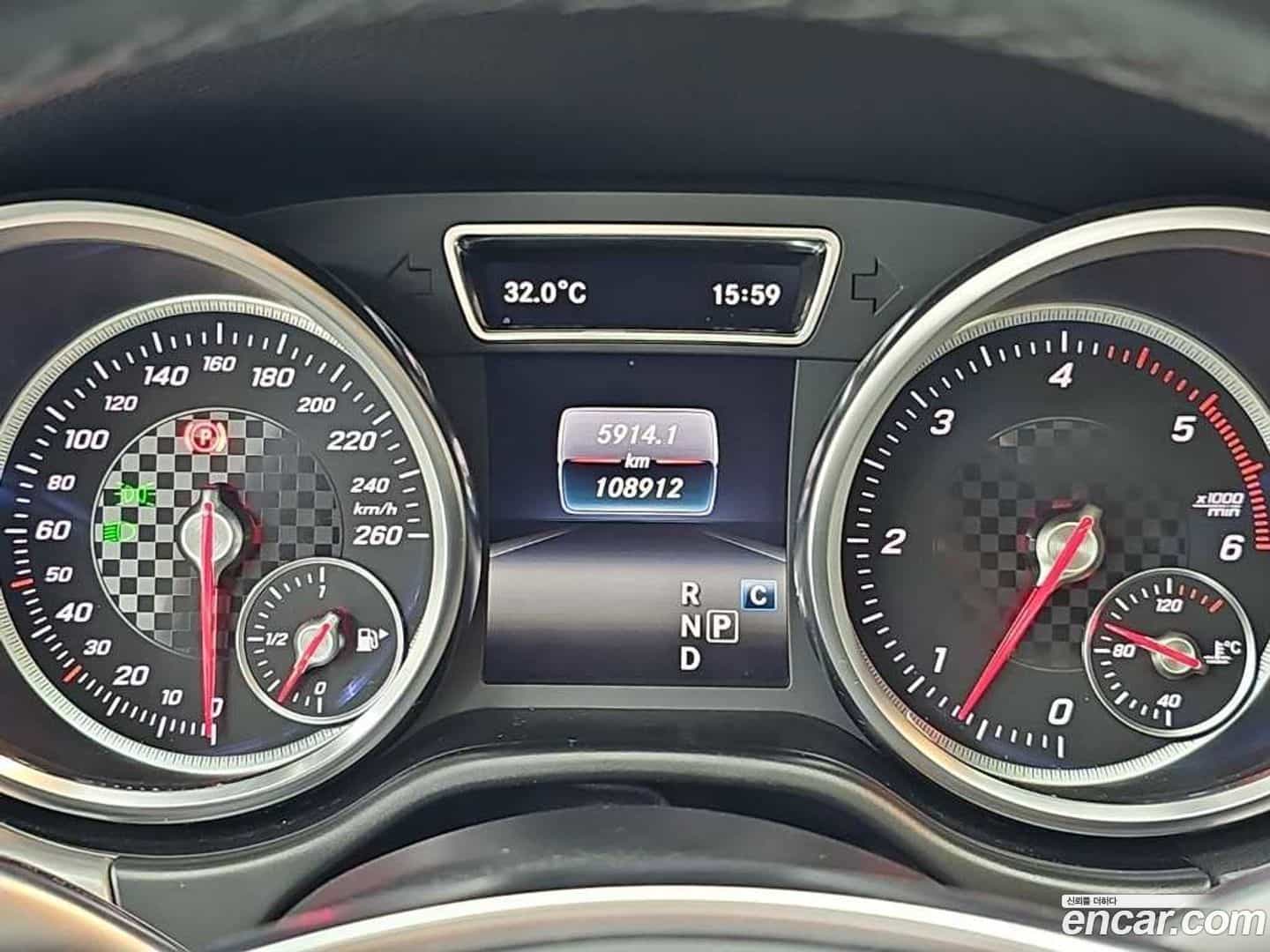 GLE-Class Mercedes-Benz 2016.10-OUTER-006