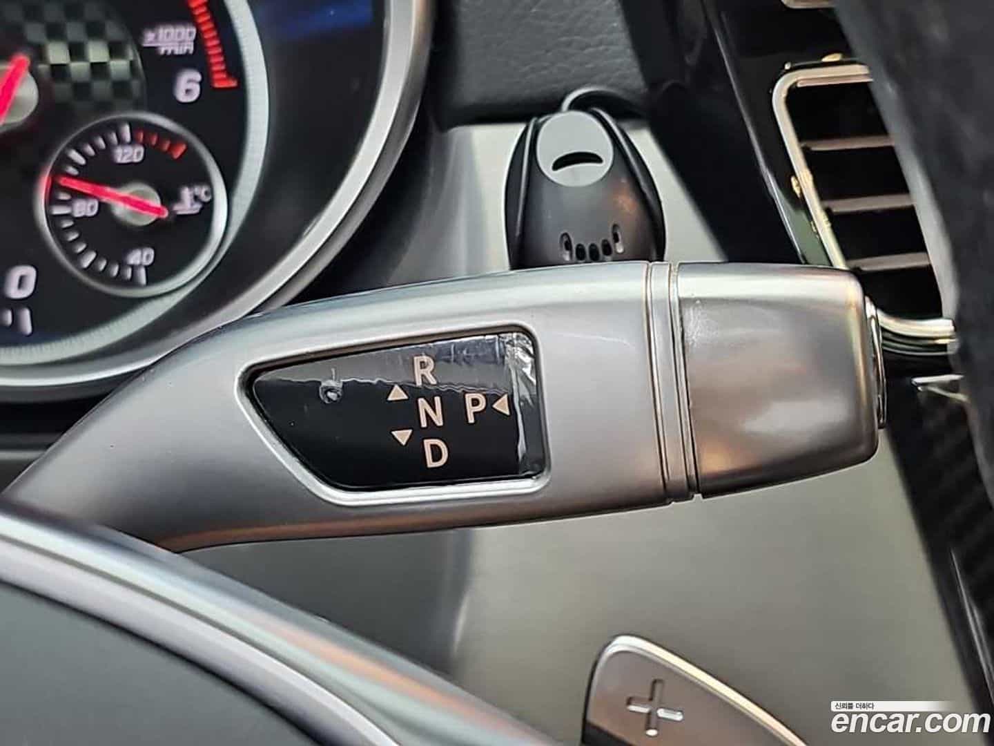 GLE-Class Mercedes-Benz 2016.10-INNER-008