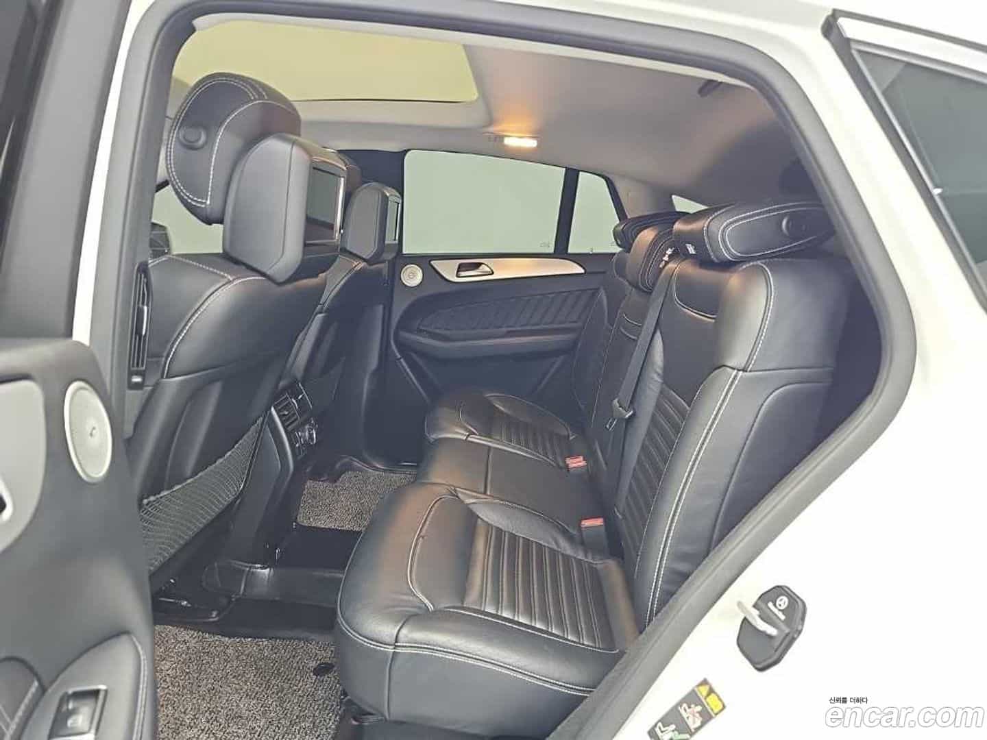 GLE-Class Mercedes-Benz 2016.10-OPTION-016