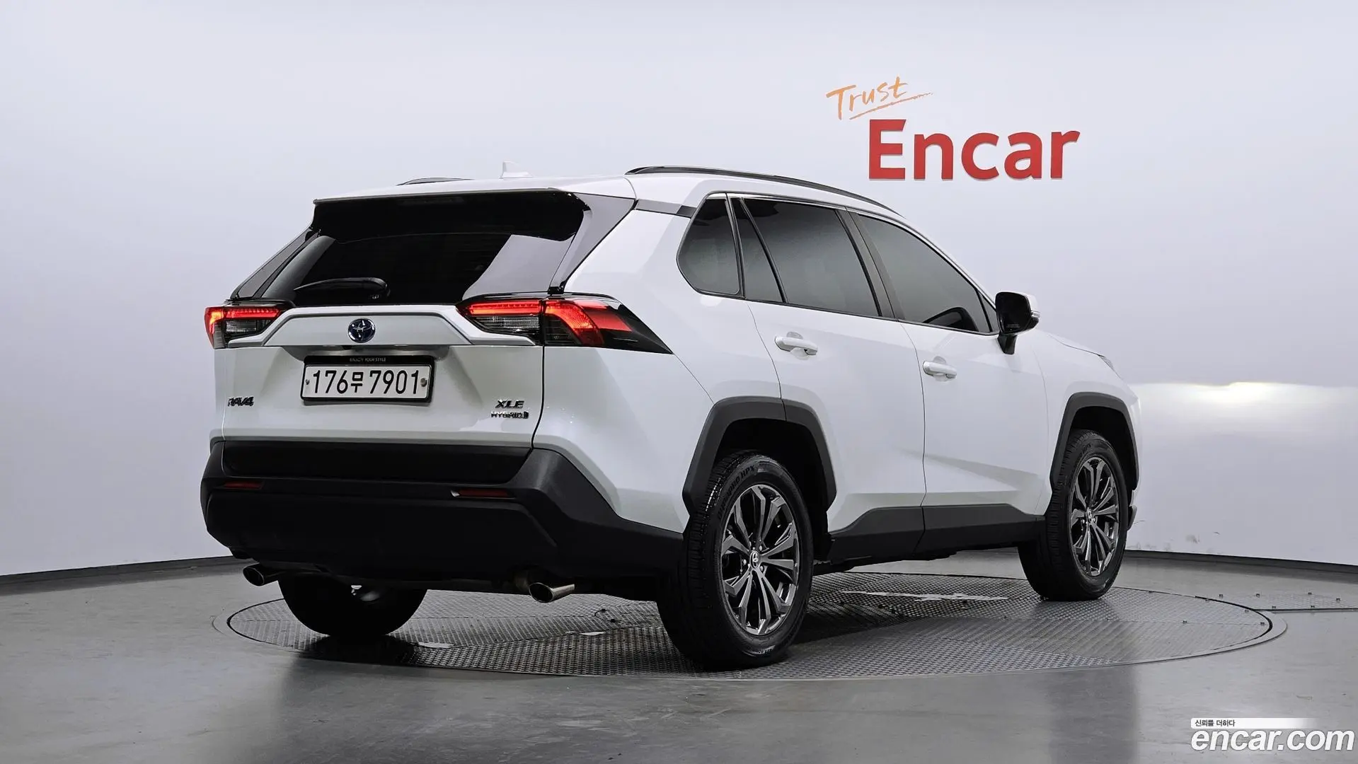 Main__Slider__Photo:RAV4 Toyota 2022.8-1