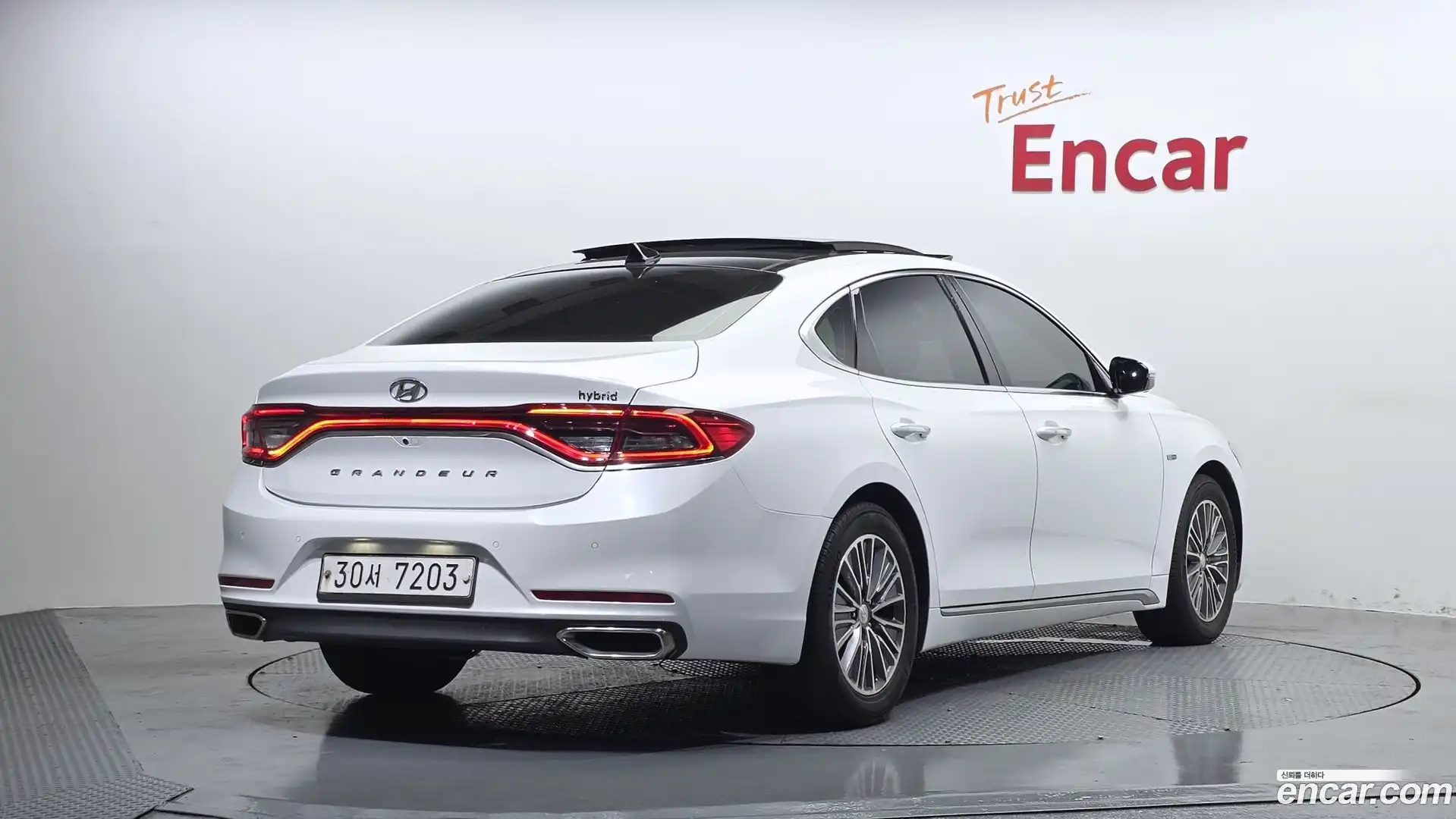 Grandeur Hyundai 2018.1-OUTER-002