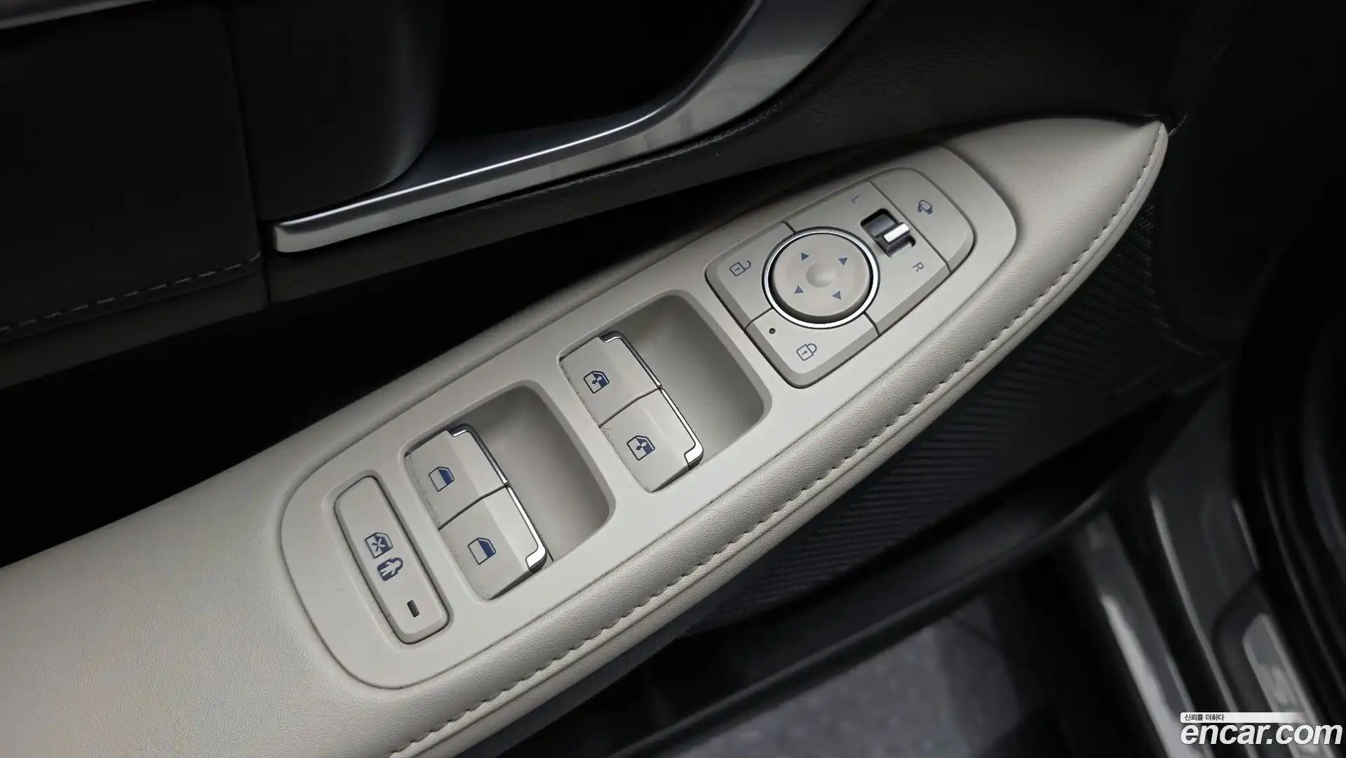 Sonata Hyundai 2019.6-OPTION-044