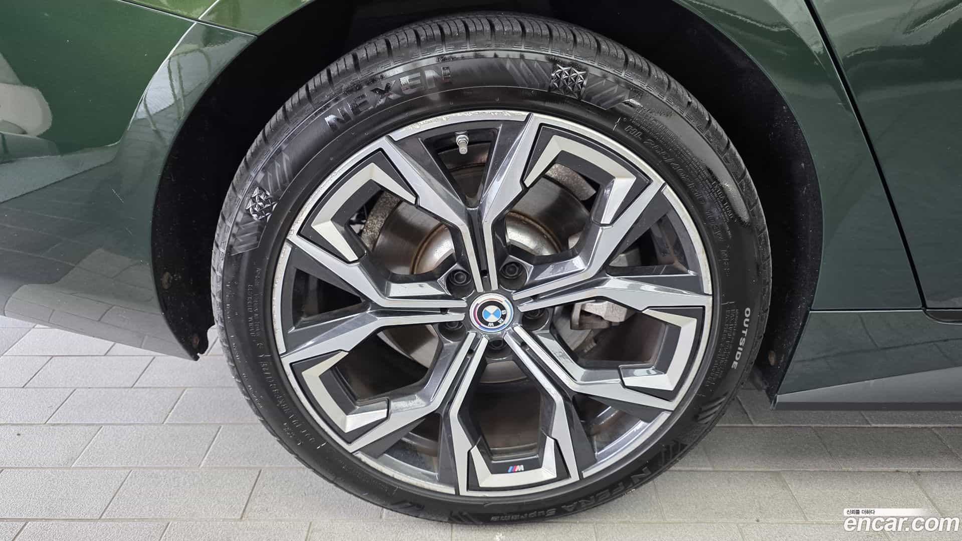i4 BMW 2022.4-OUTER-005