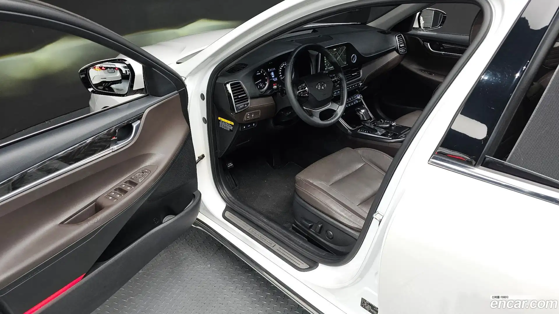 Grandeur Hyundai 2017.6-INNER-010