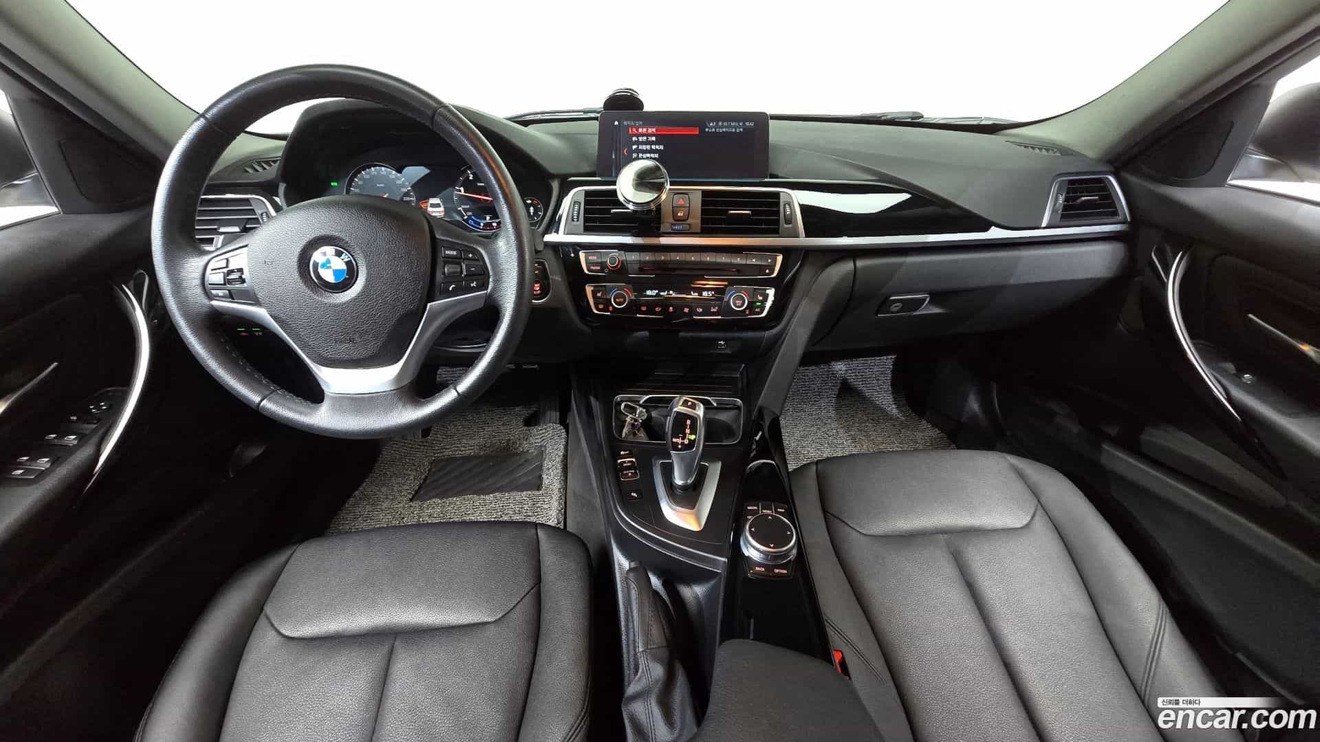 3-Series BMW 2018.11-INNER-007