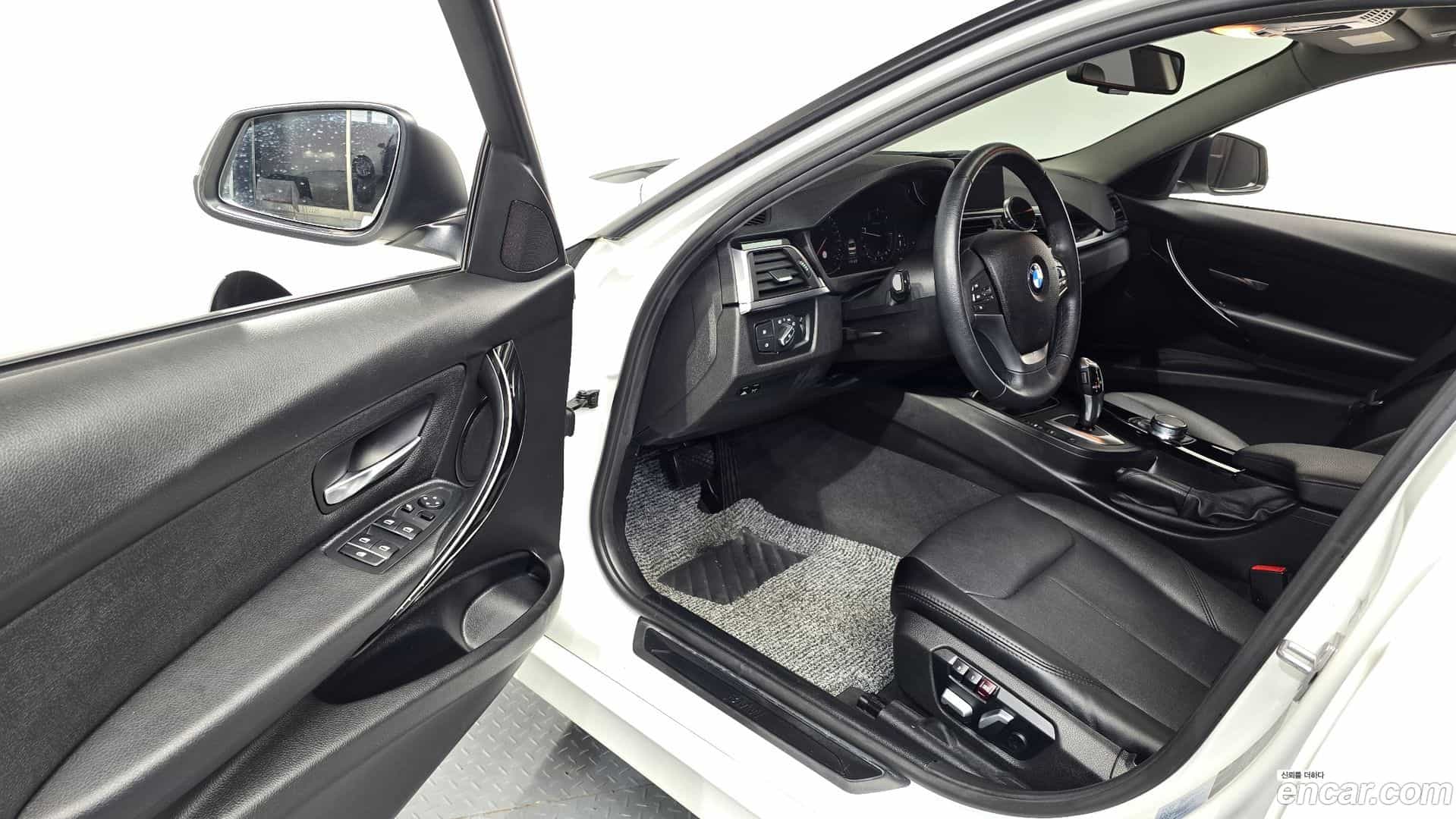 3-Series BMW 2018.11-INNER-010