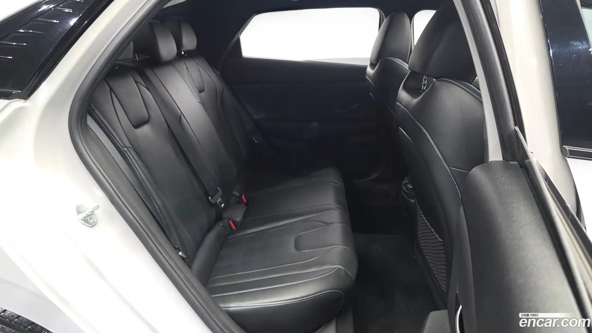 AVANTE Hyundai 2021.10-OPTION-015