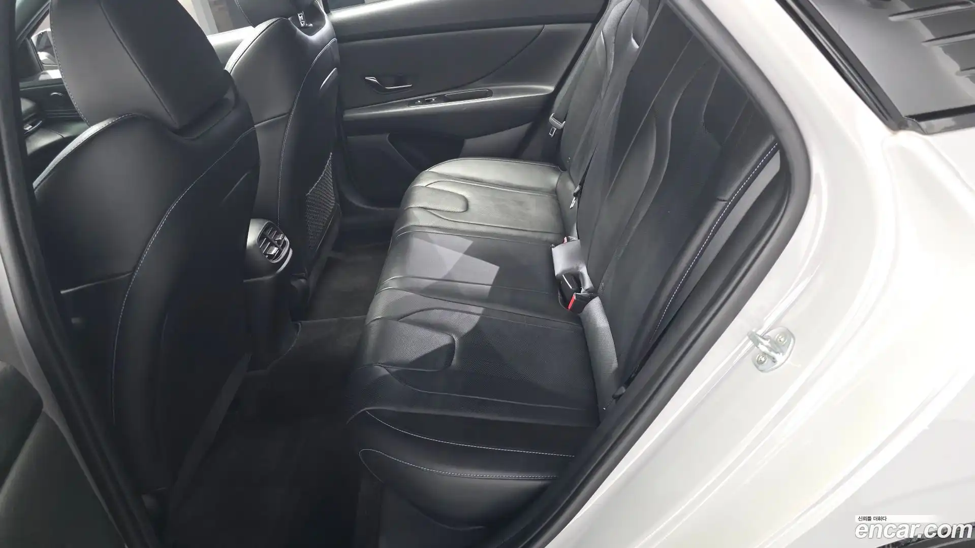AVANTE Hyundai 2021.10-OPTION-016