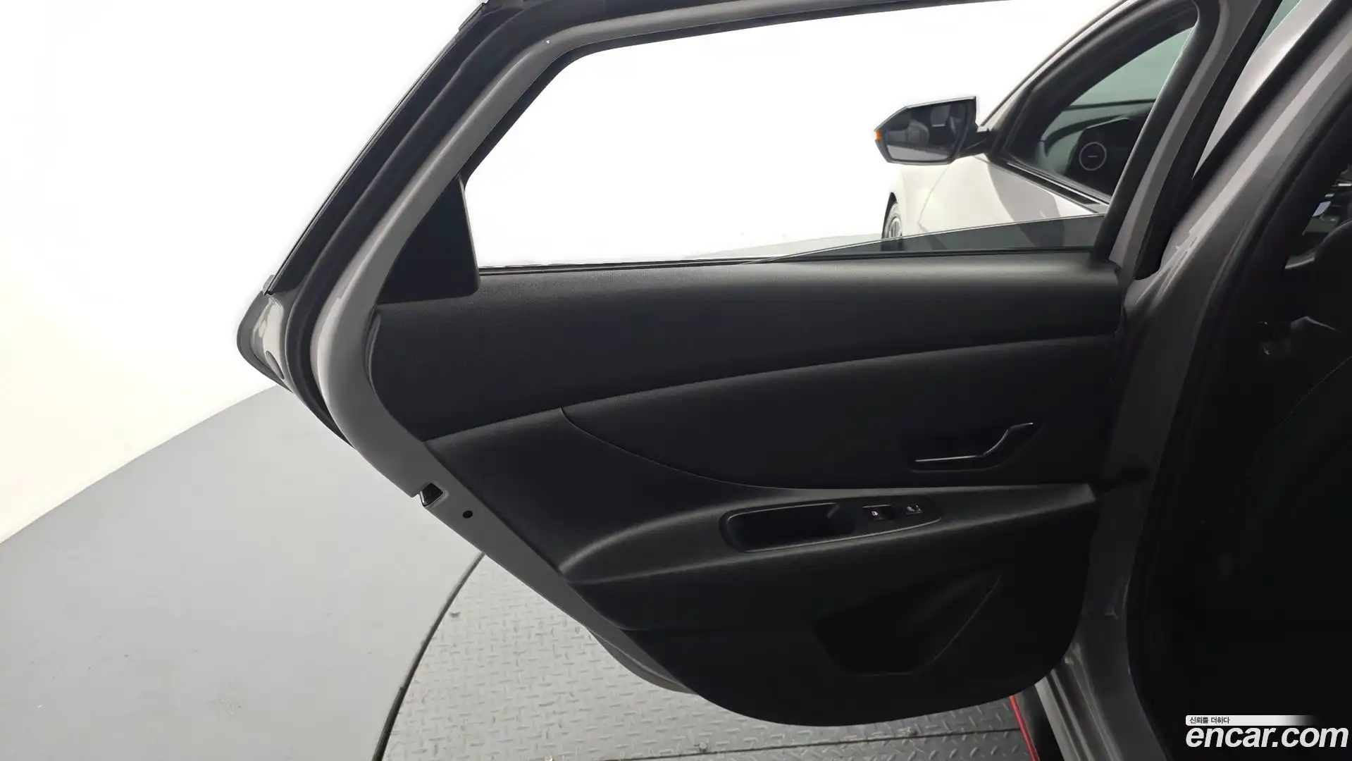 AVANTE Hyundai 2021.10-INNER-035