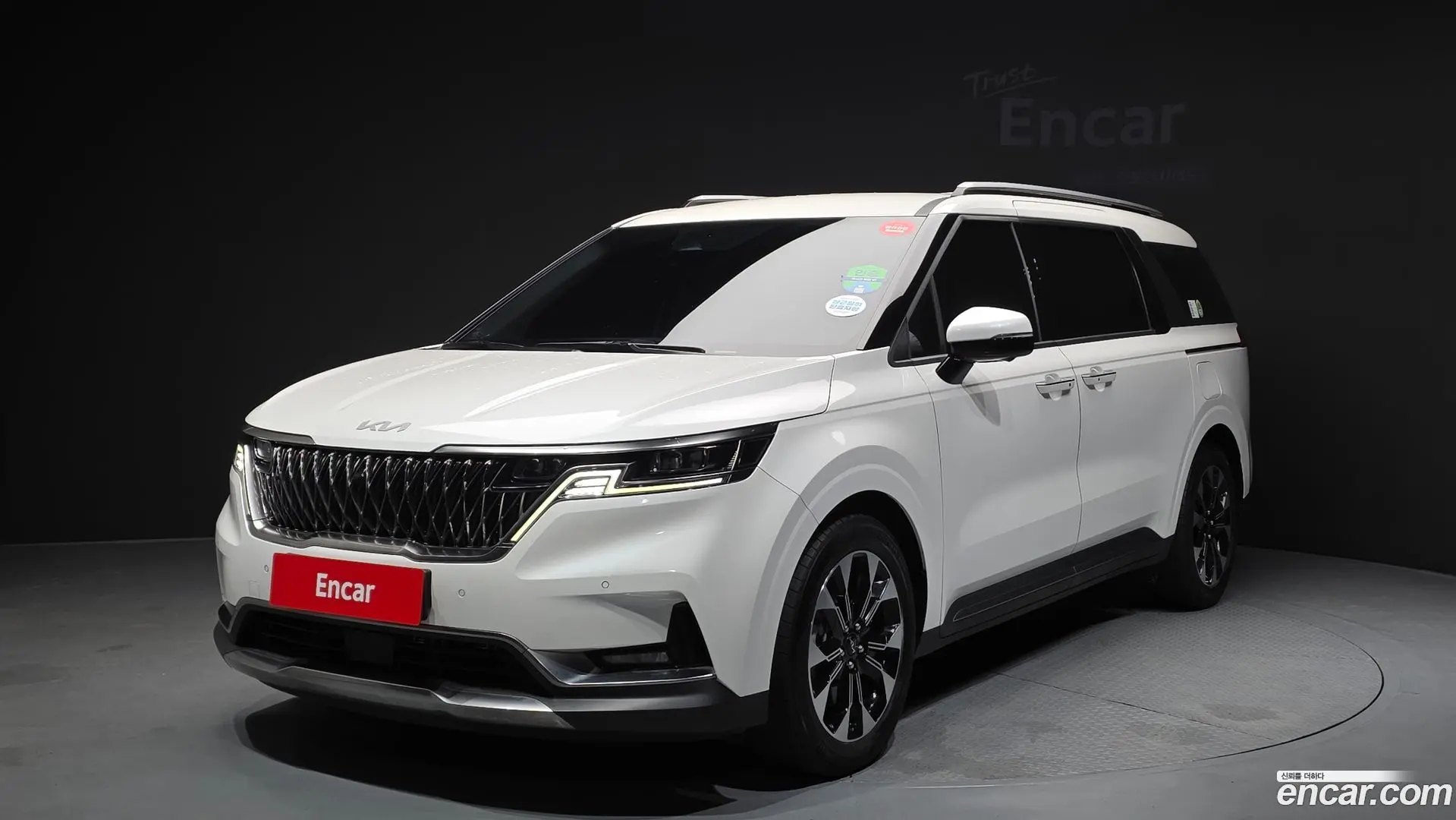 Main__Slider__Photo:Canival Kia 2023.5-0