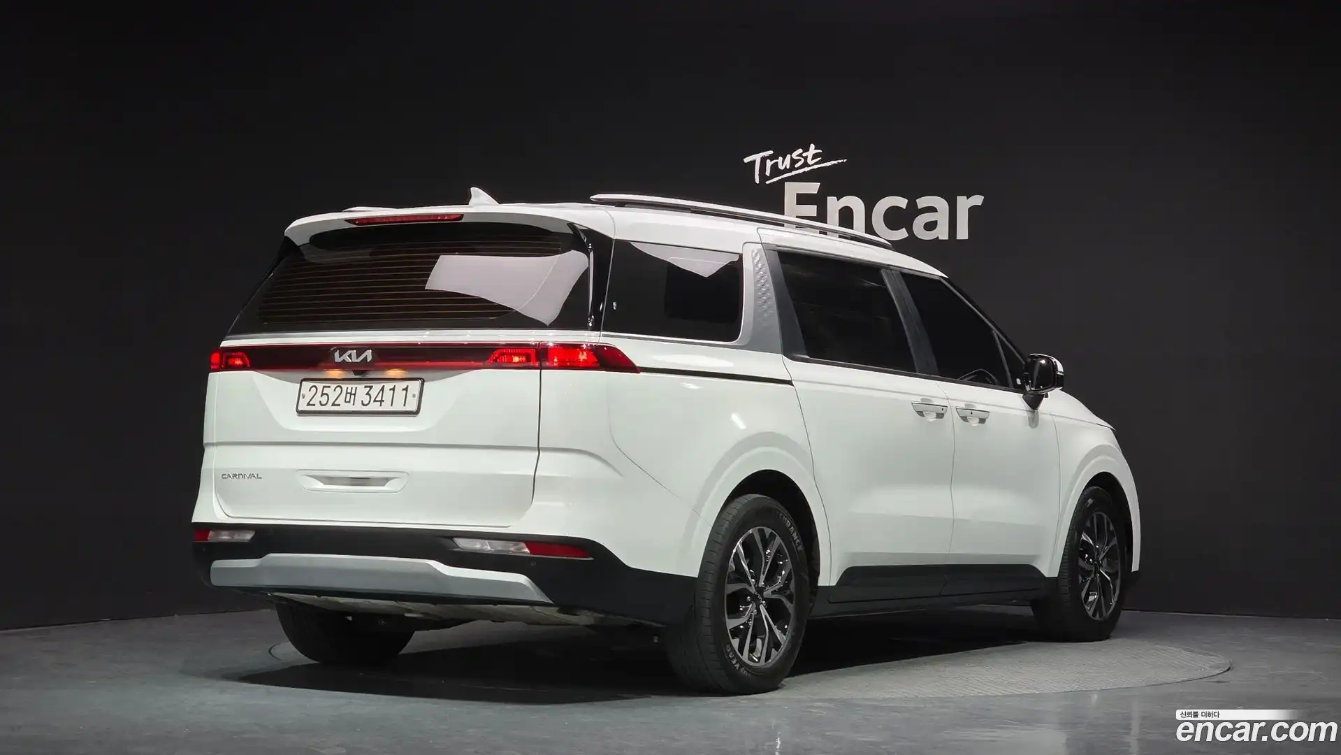 Canival Kia 2022.2-OUTER-002