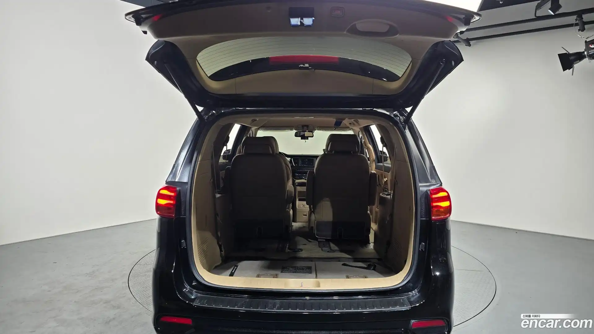 Canival Kia 2020.1-OPTION-023