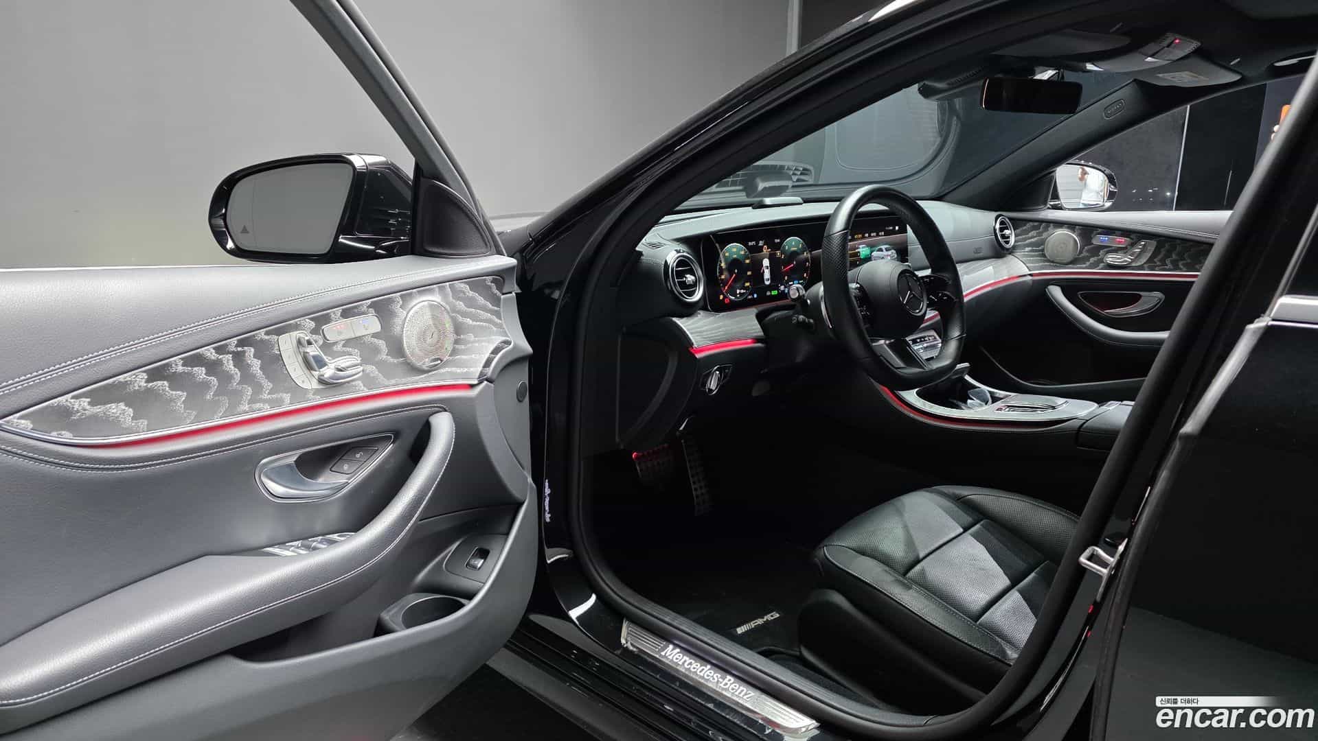 E-Class Mercedes-Benz 2022.3-INNER-010