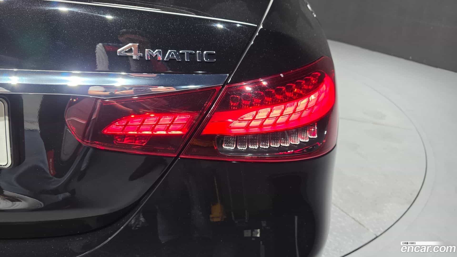 E-Class Mercedes-Benz 2022.3-OUTER-033