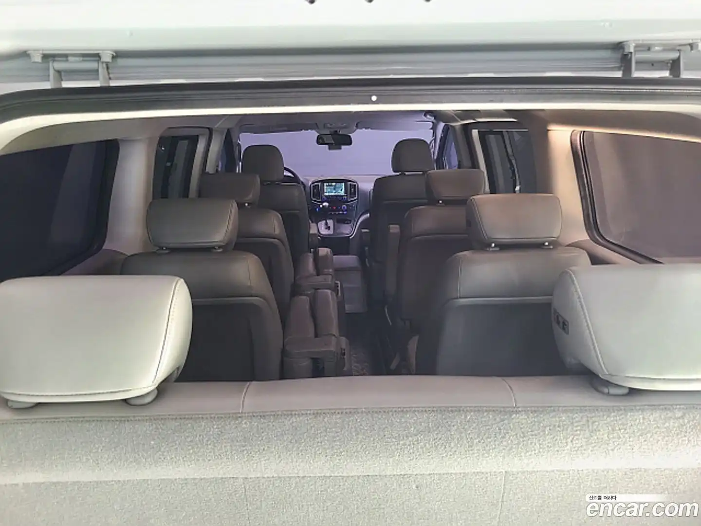 Starex Hyundai 2018.9-OPTION-023