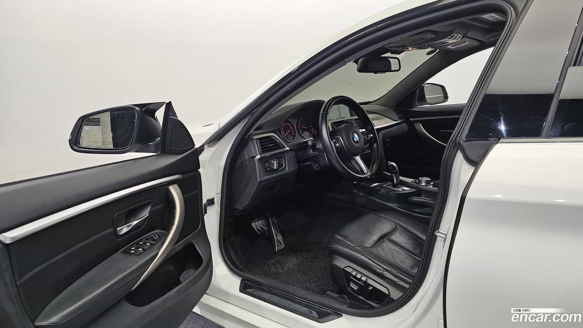 4-Series BMW 2015.4-INNER-010