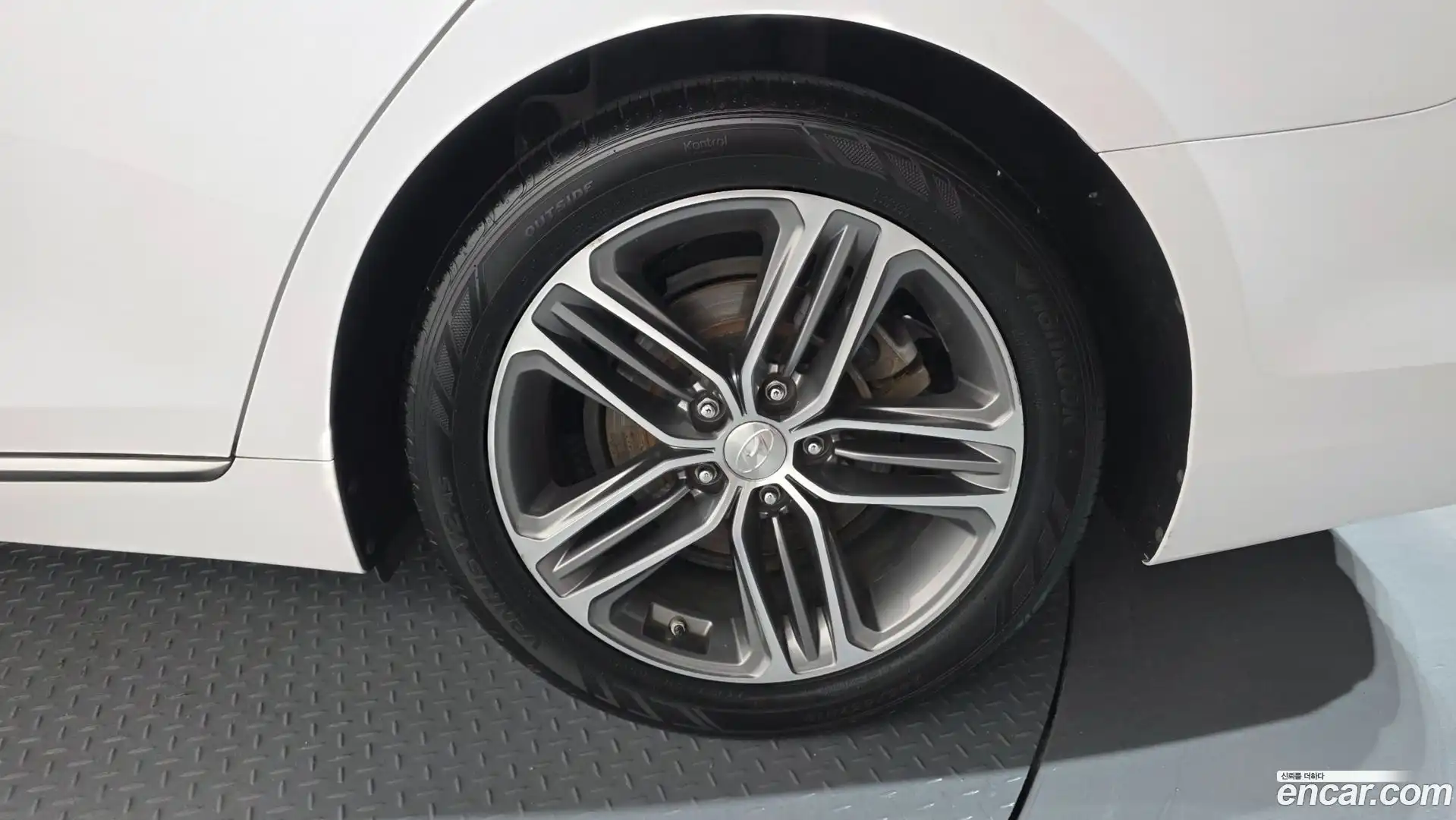 Grandeur Hyundai 2019.4-OUTER-031