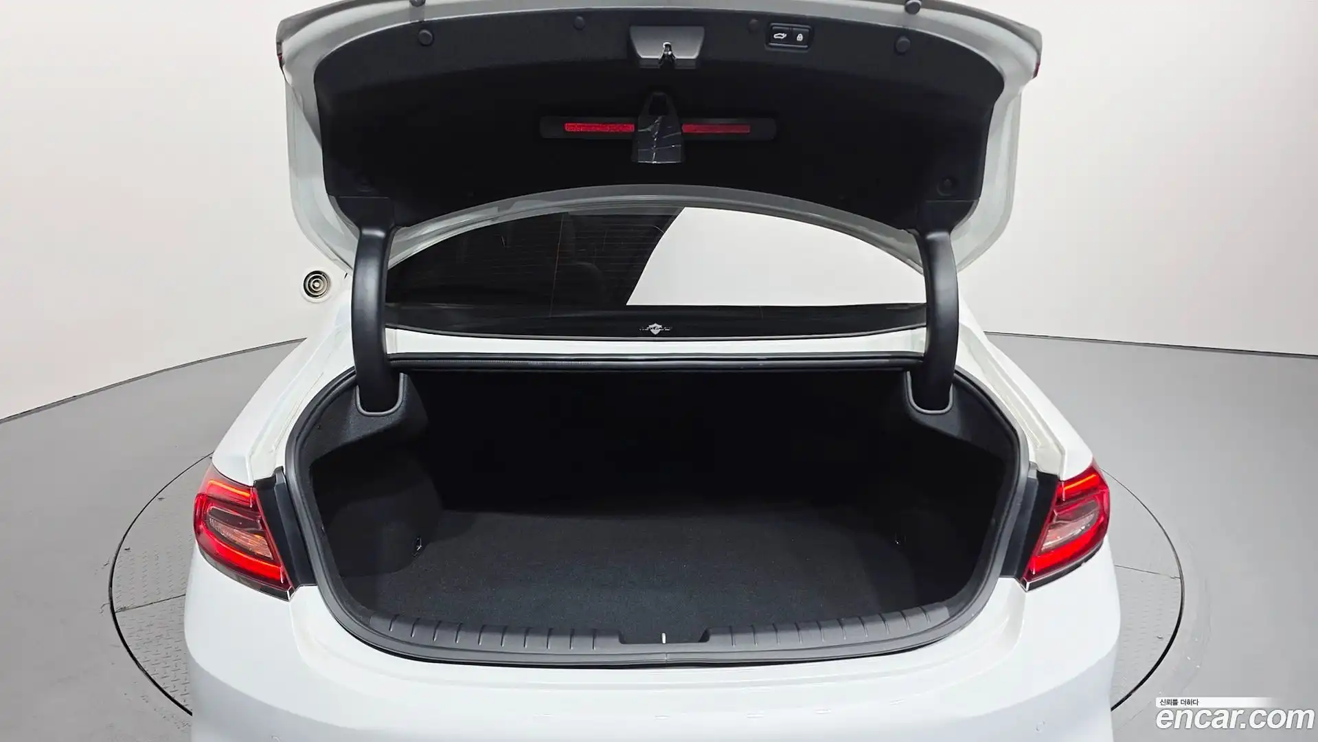 Grandeur Hyundai 2019.4-OPTION-042