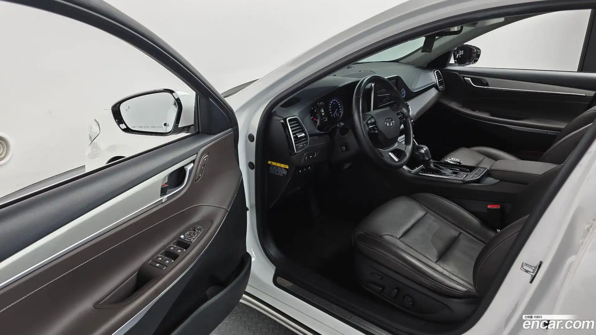 Grandeur Hyundai 2019.4-OPTION-045
