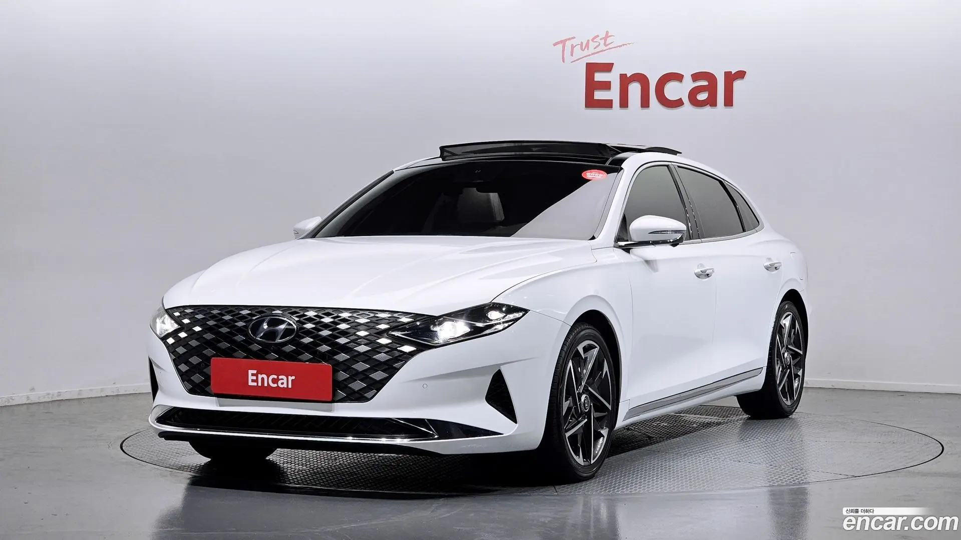 Main__Slider__Photo:Grandeur Hyundai 2020.3-0