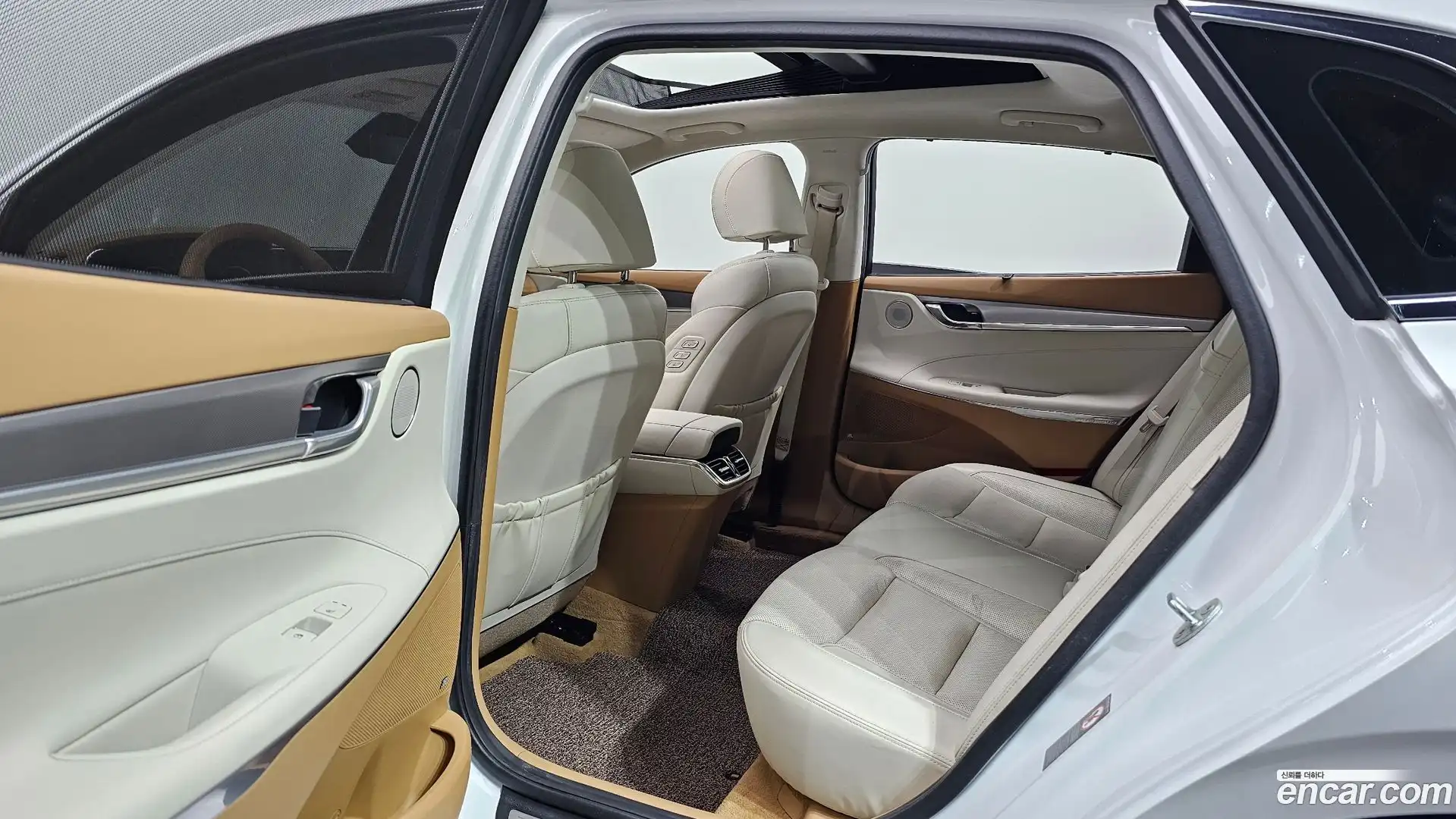 Grandeur Hyundai 2020.3-OPTION-015