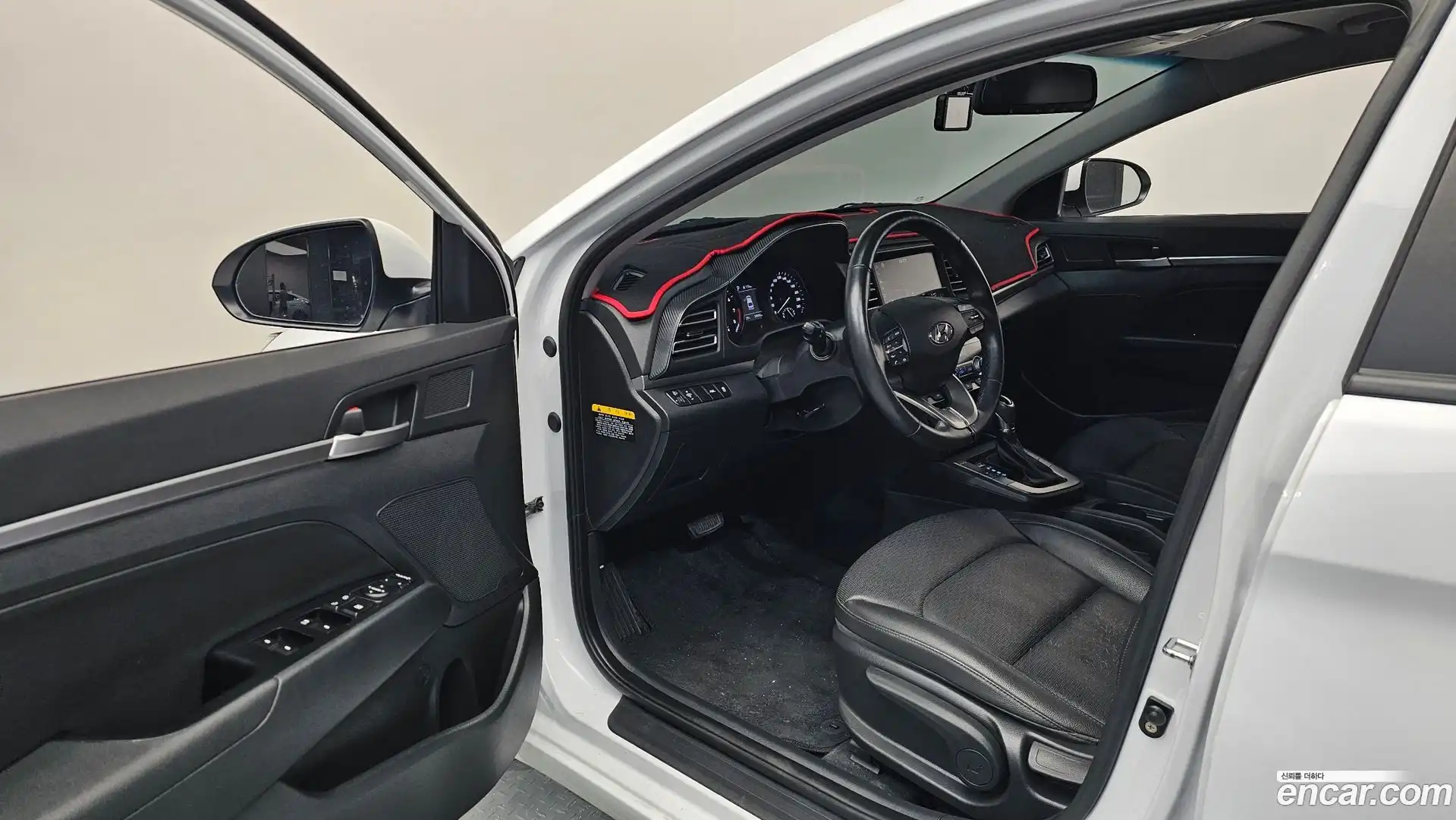 AVANTE Hyundai 2019.2-INNER-010