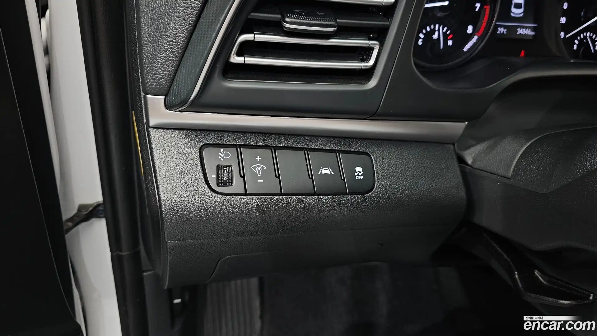 AVANTE Hyundai 2019.2-OPTION-020