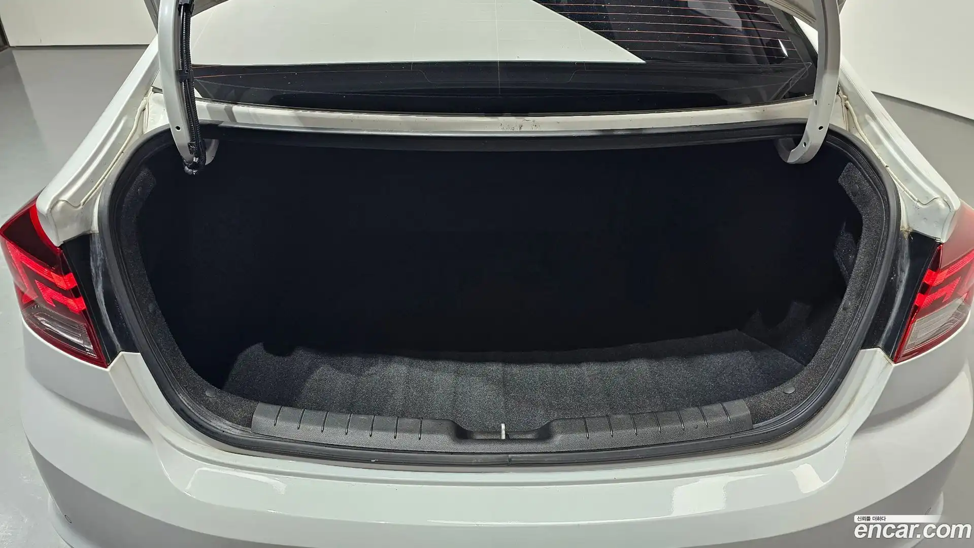 AVANTE Hyundai 2019.2-OPTION-024