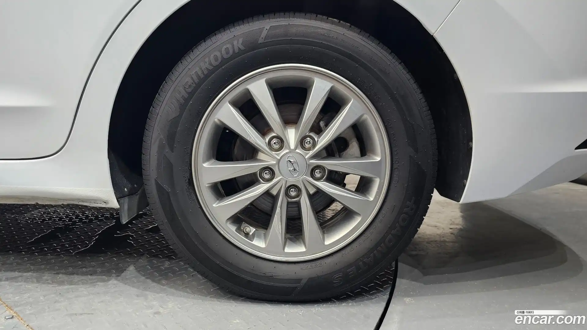 AVANTE Hyundai 2019.2-OUTER-031