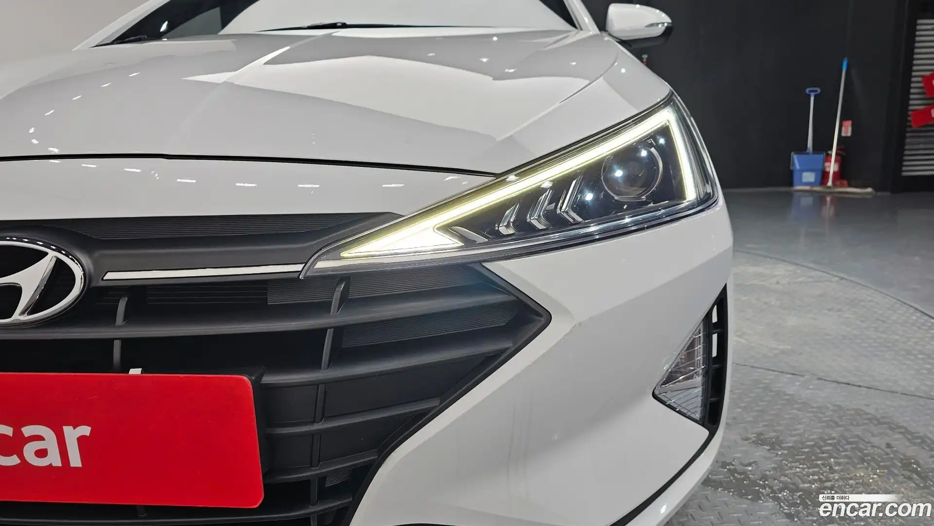 AVANTE Hyundai 2019.2-OUTER-032