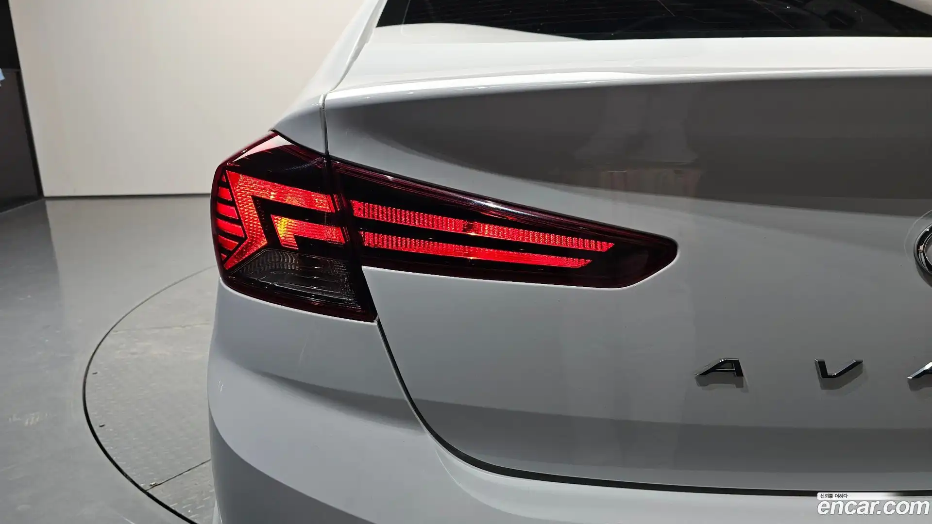 AVANTE Hyundai 2019.2-OUTER-033