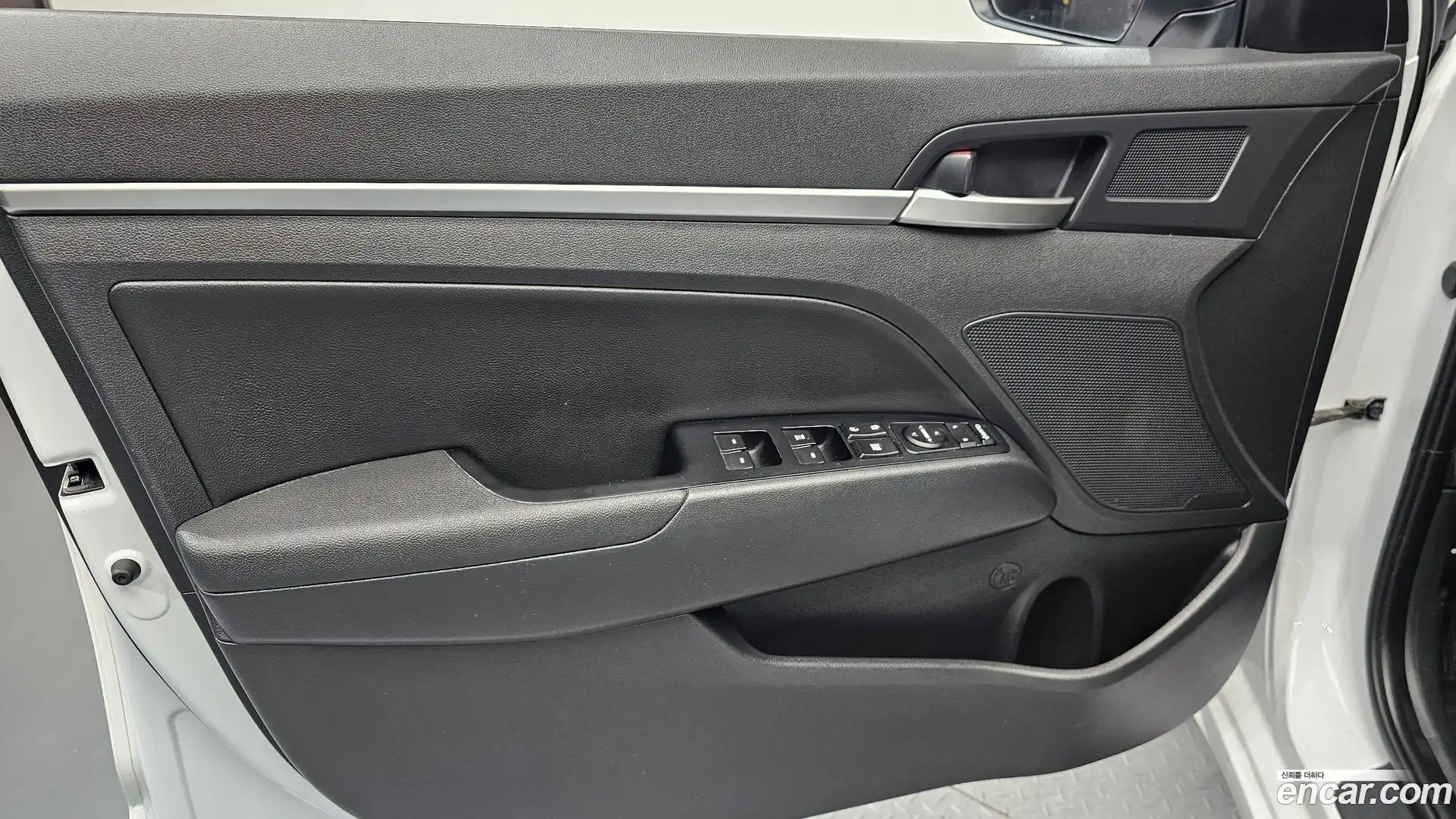 AVANTE Hyundai 2019.2-INNER-034
