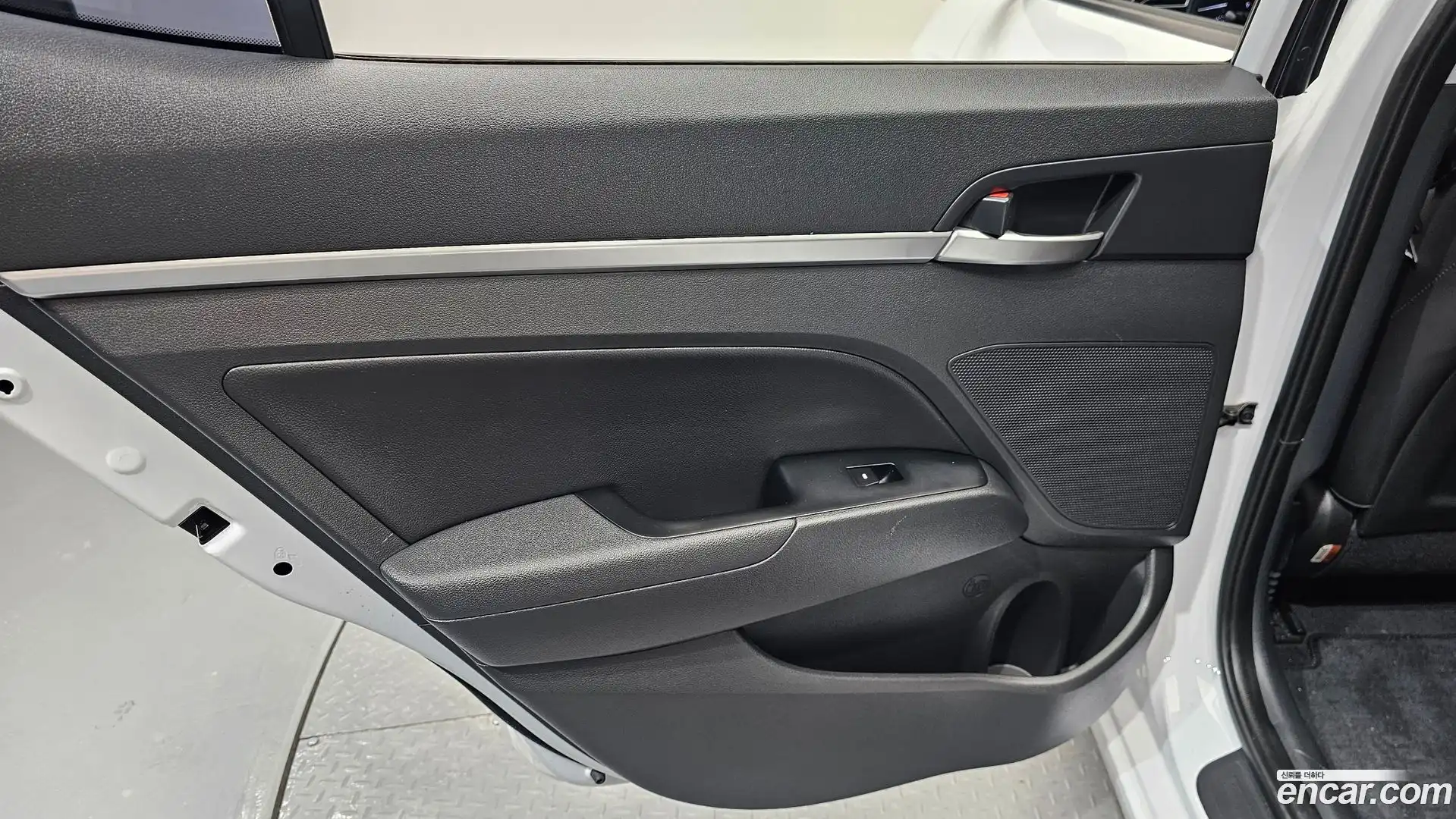 AVANTE Hyundai 2019.2-INNER-035