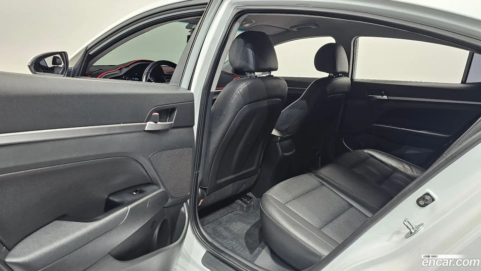 AVANTE Hyundai 2019.2-OPTION-041