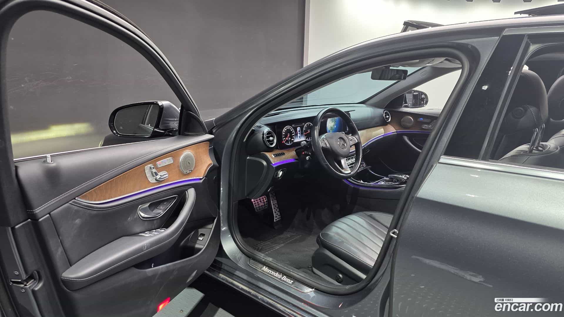 E-Class Mercedes-Benz 2017.1-INNER-010