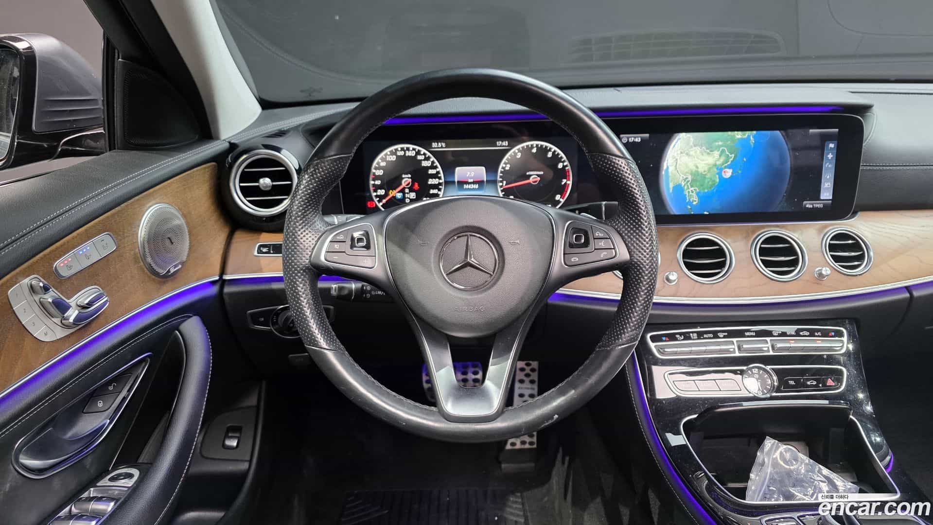 E-Class Mercedes-Benz 2017.1-OPTION-017