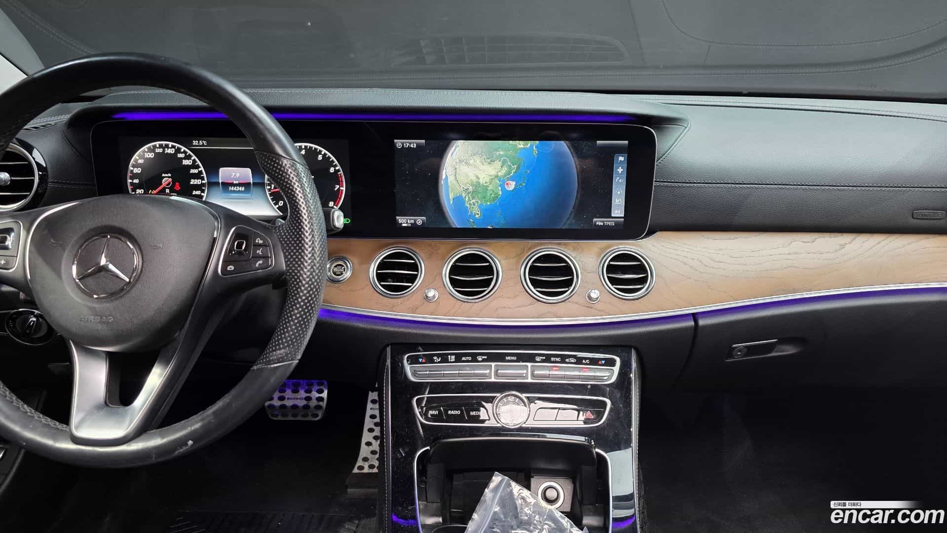 E-Class Mercedes-Benz 2017.1-OPTION-021