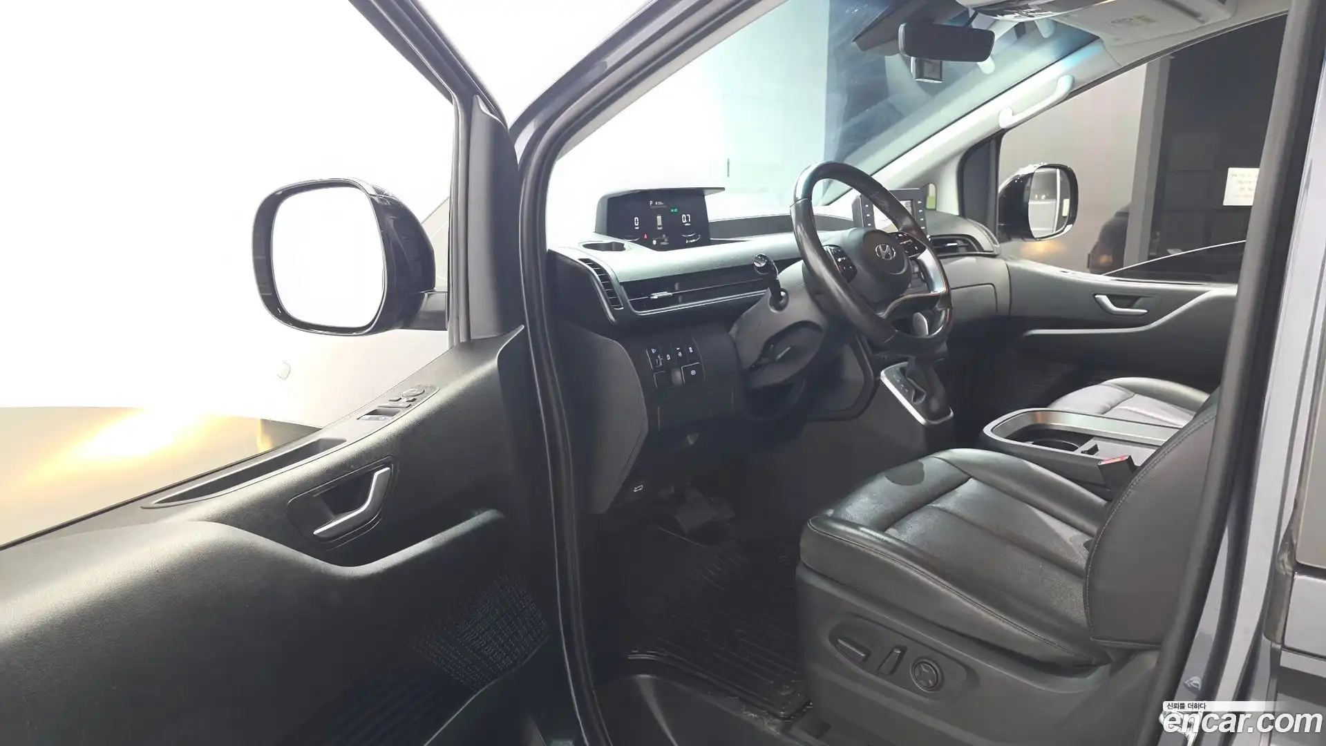 Staria Hyundai 2022.0-INNER-010