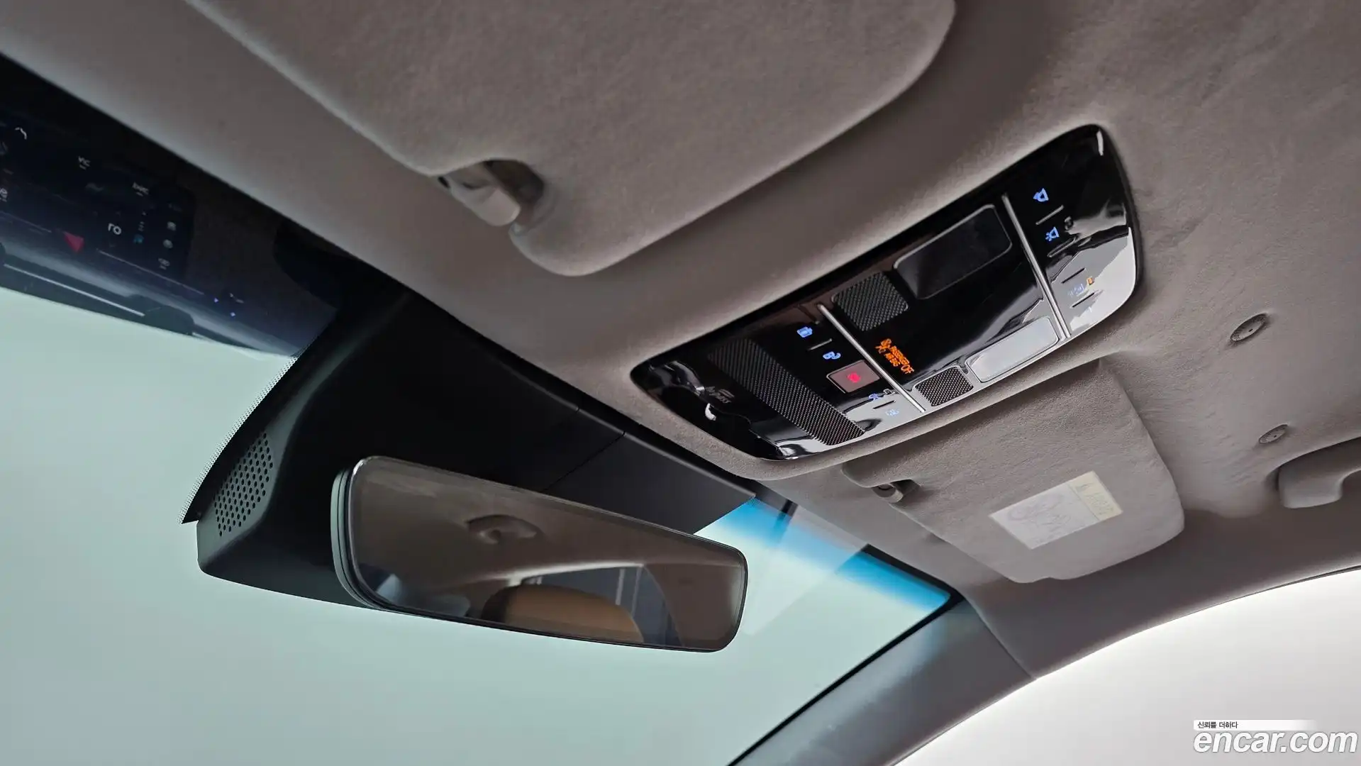 Grandeur Hyundai 2025.3-OPTION-045