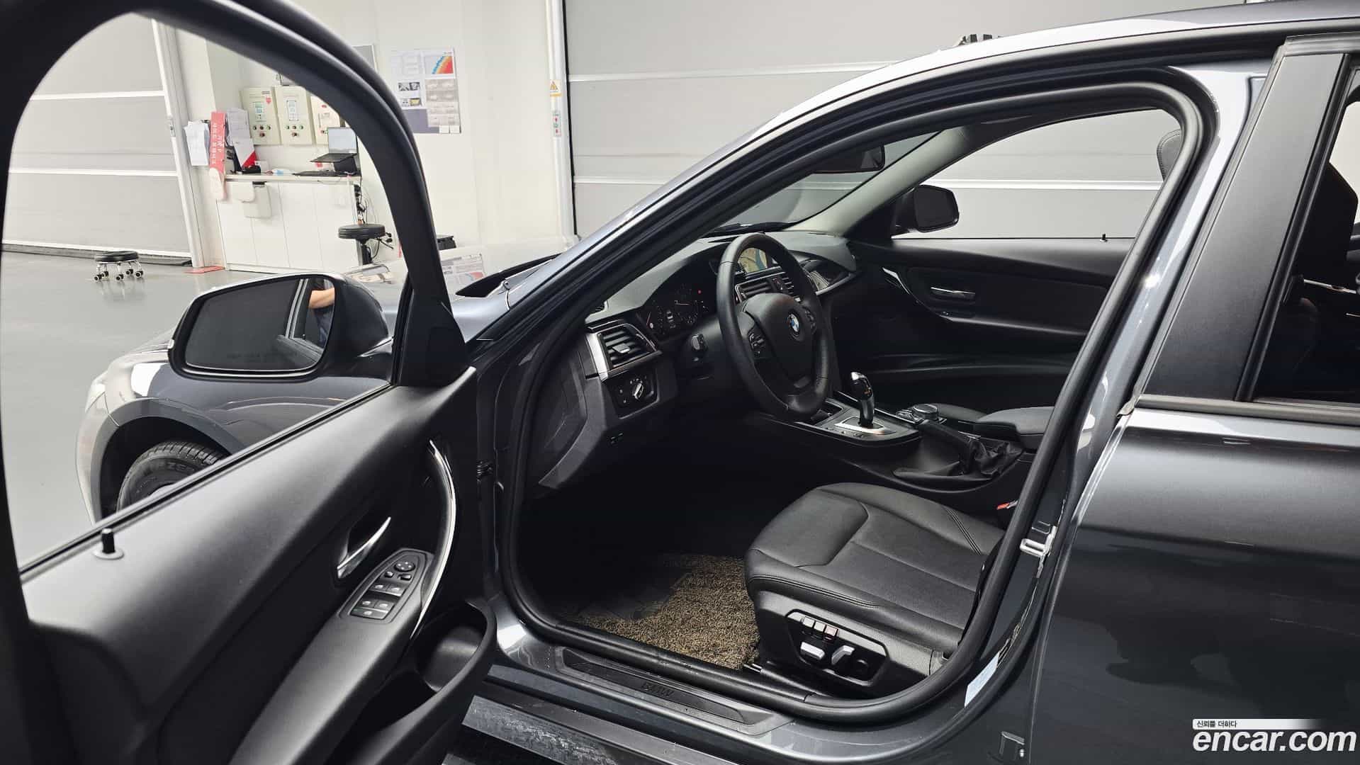 3-Series BMW 2018.11-INNER-010