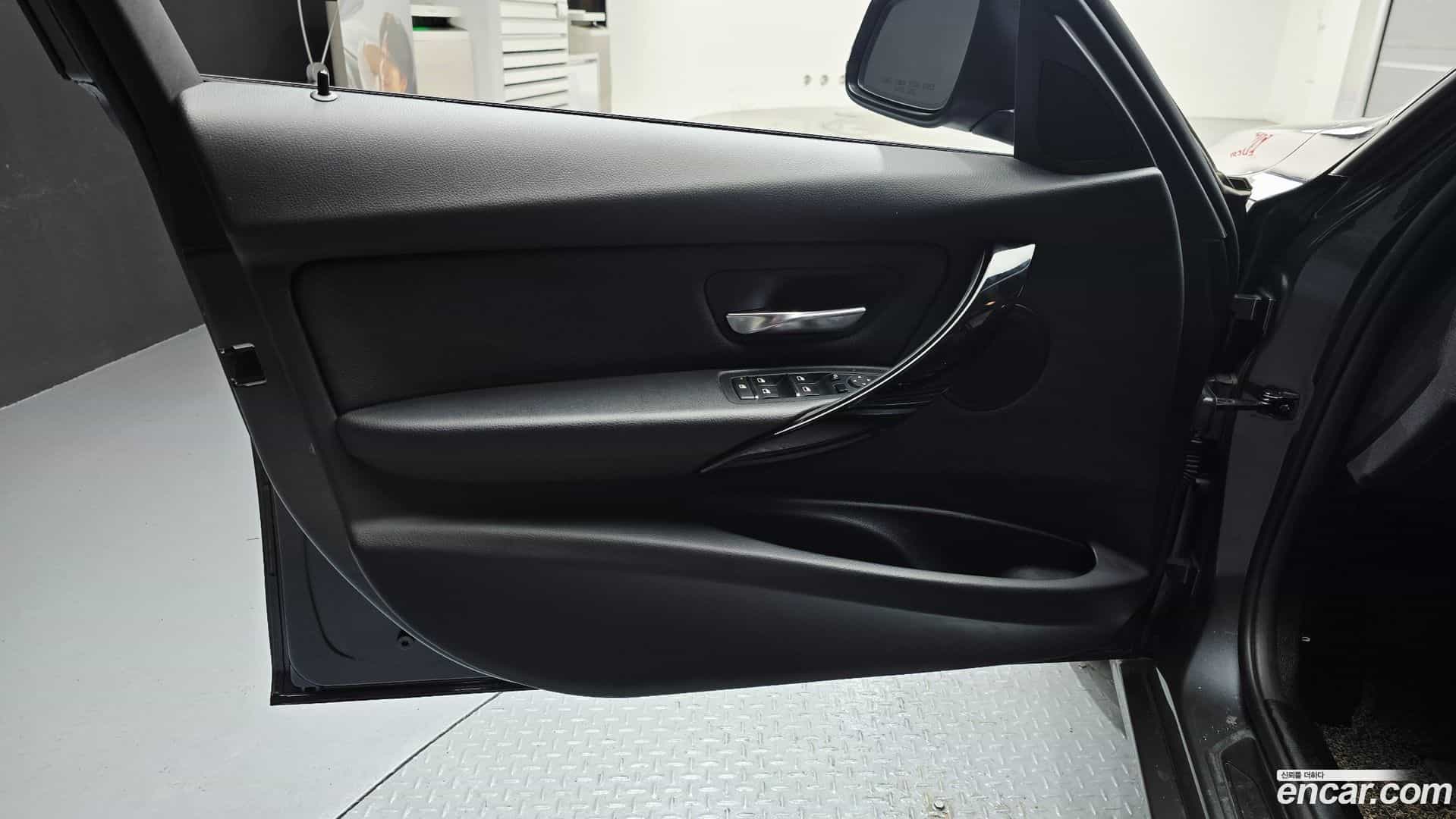 3-Series BMW 2018.11-INNER-034