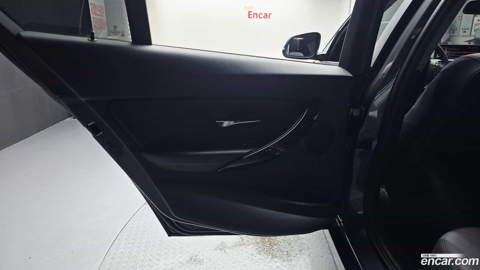 3-Series BMW 2018.11-INNER-035