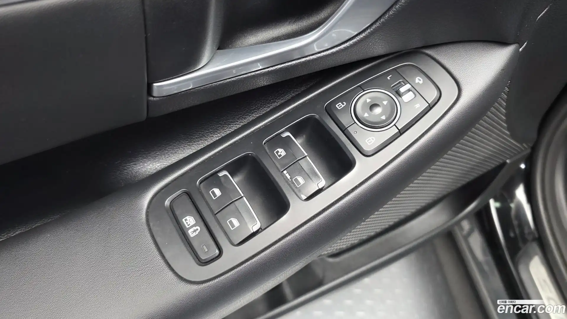 Sonata Hyundai 2019.6-OPTION-043