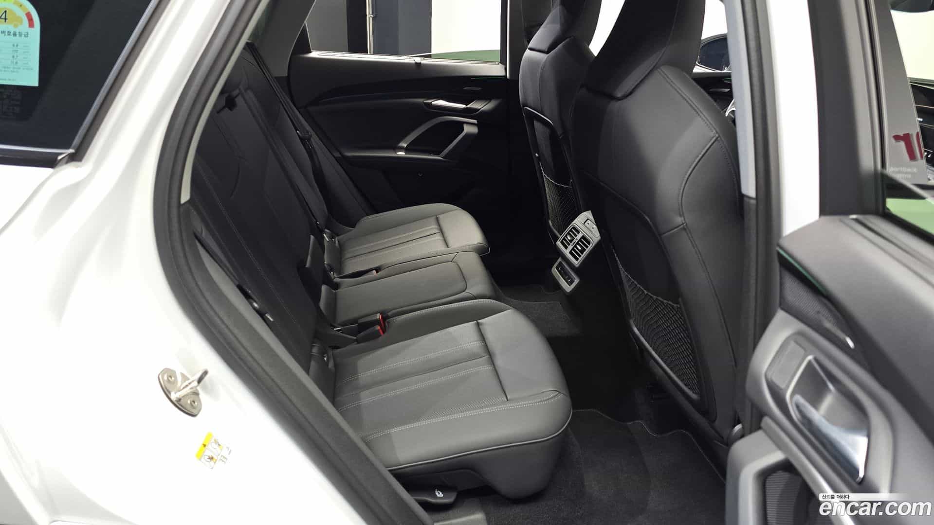 Q5 Audi 2025.10-OPTION-015
