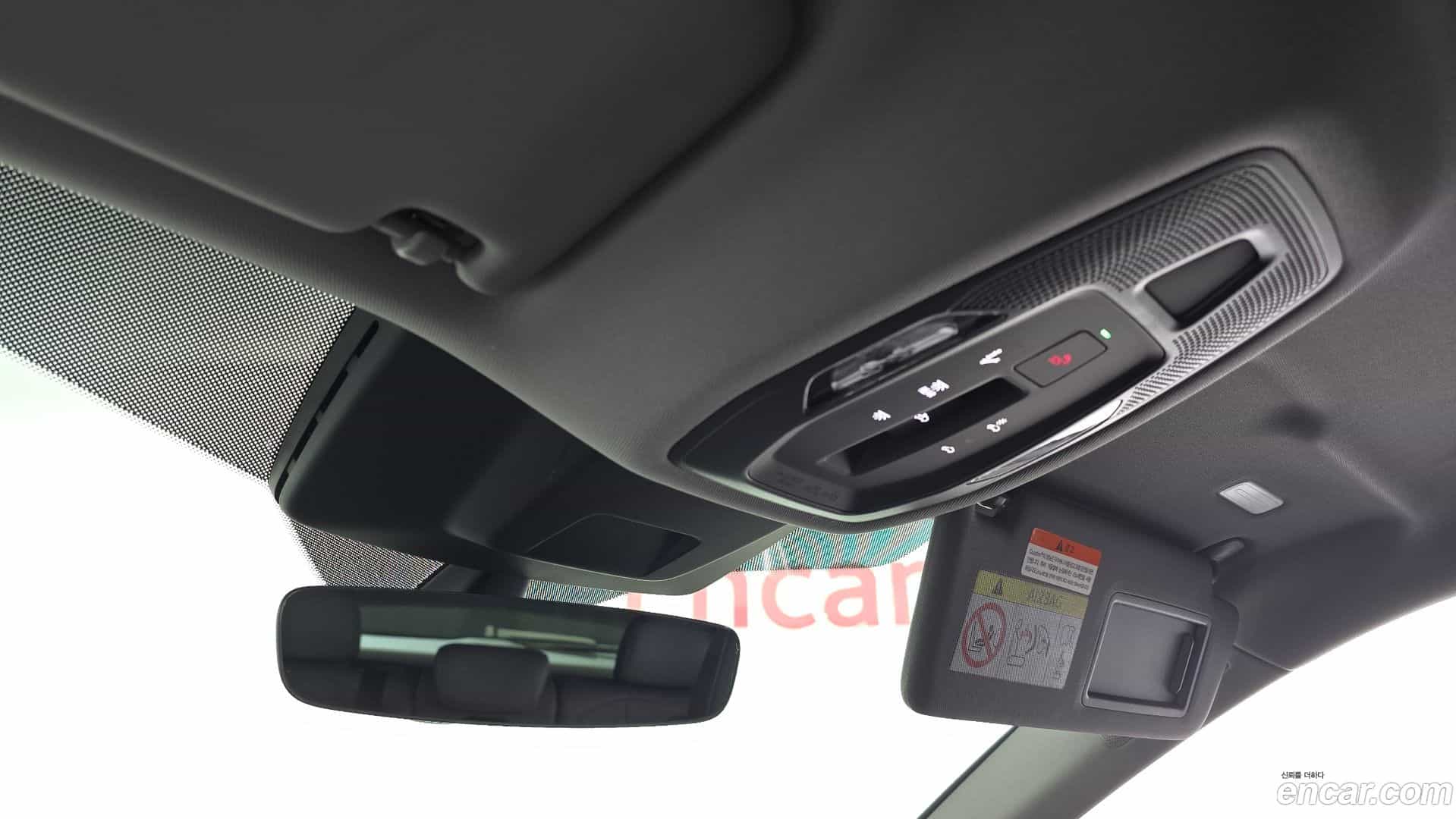 Q5 Audi 2025.10-OPTION-022