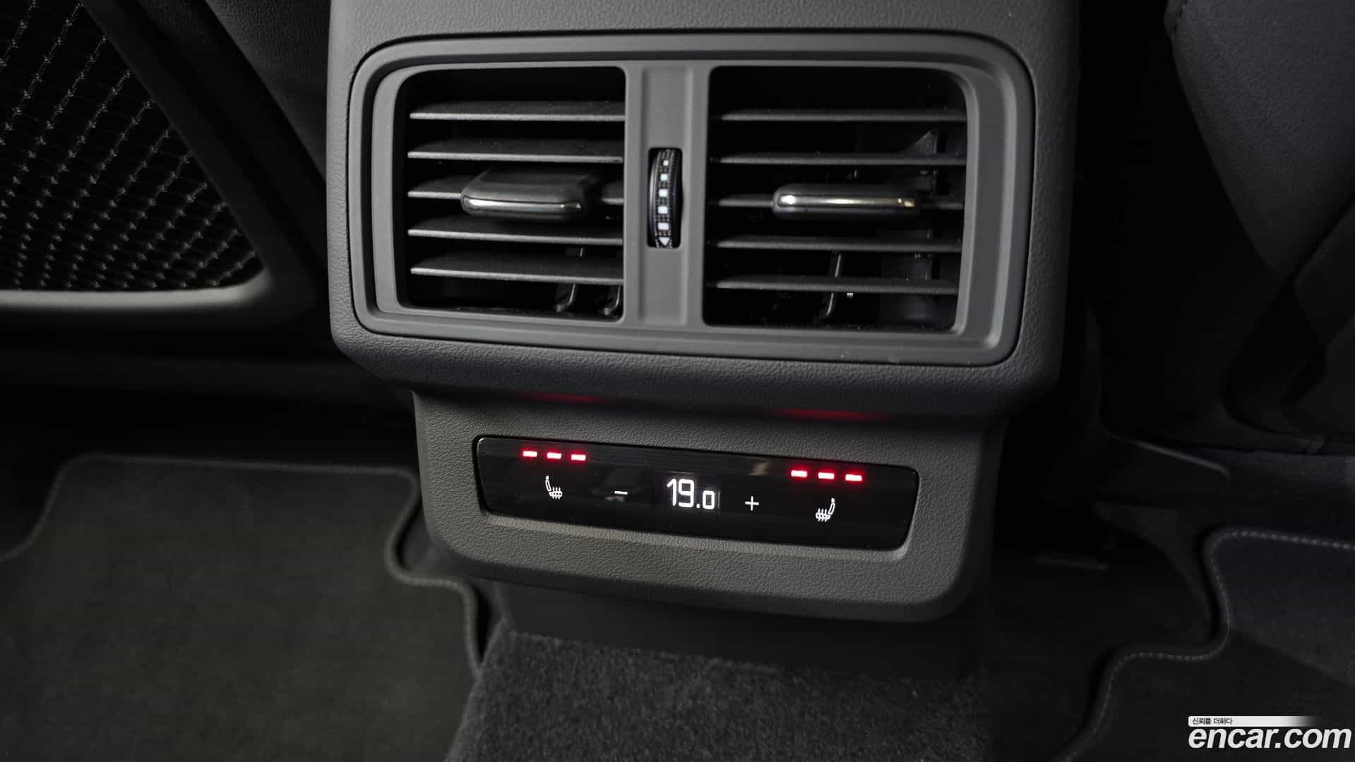 Q5 Audi 2025.10-OPTION-044