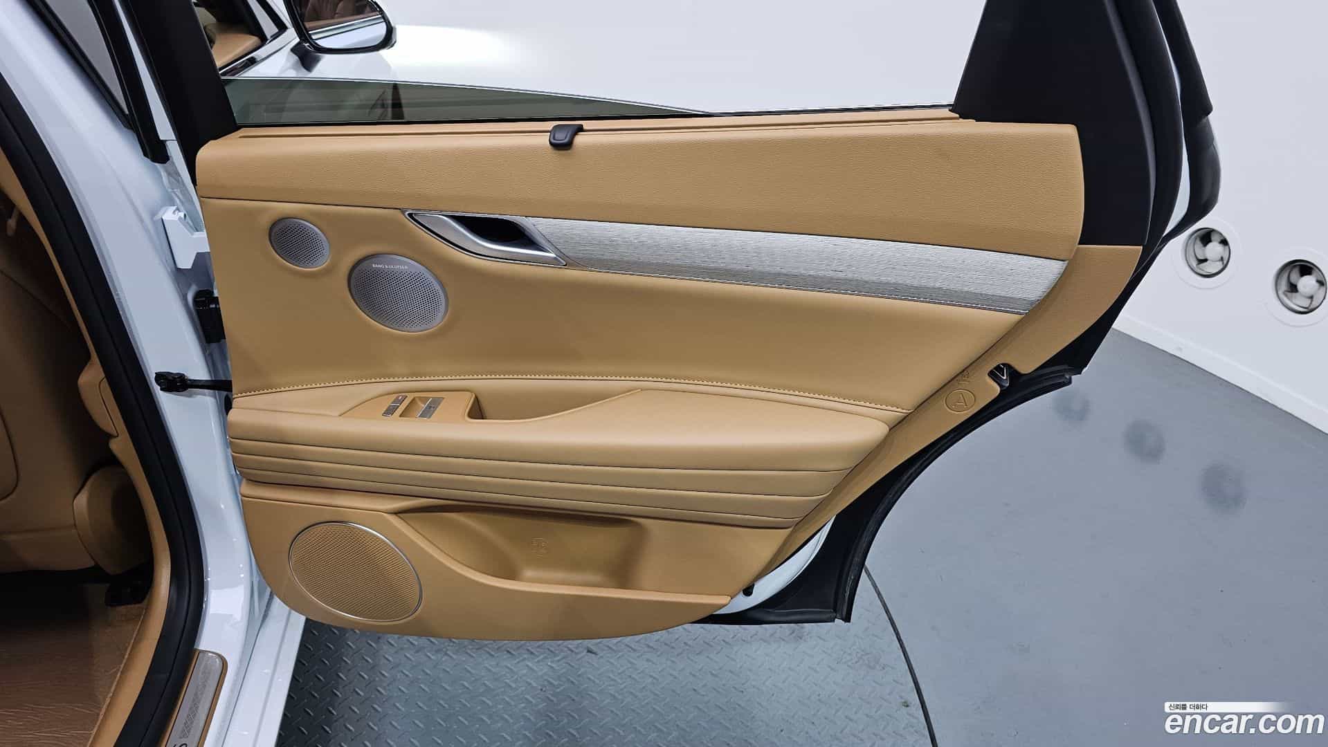 G80 Genesis 2024.6-INNER-035