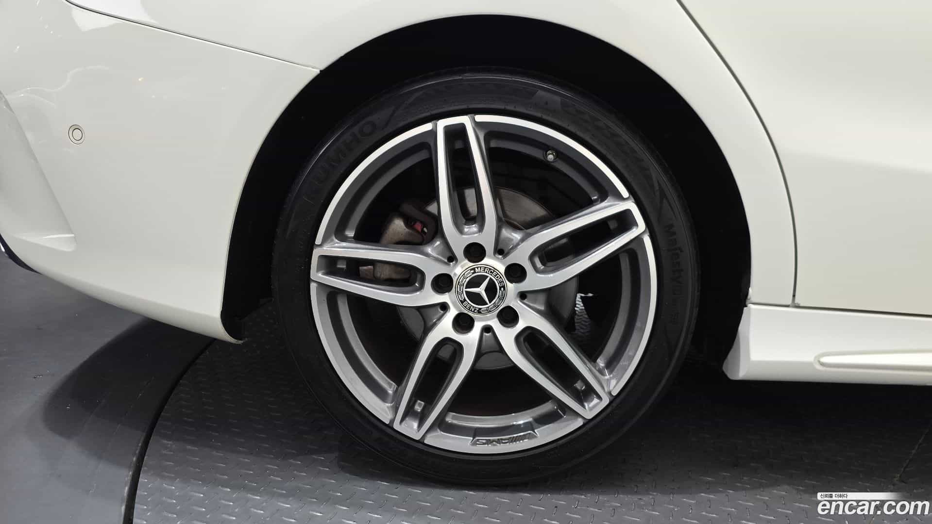 CLA-Class Mercedes-Benz 2017.11-OUTER-005